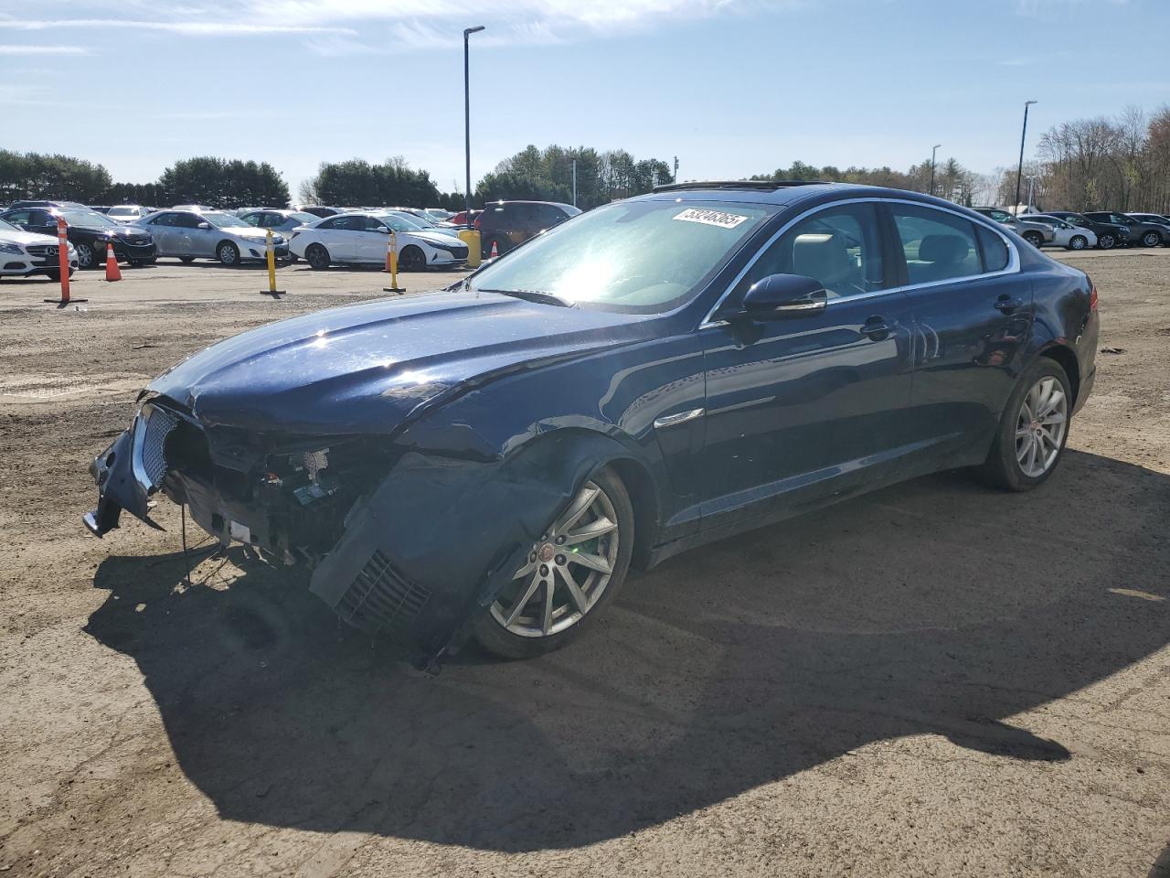 2015 Jaguar XF T Premium, VIN SAJWA0FS7FPU86596 — Front end