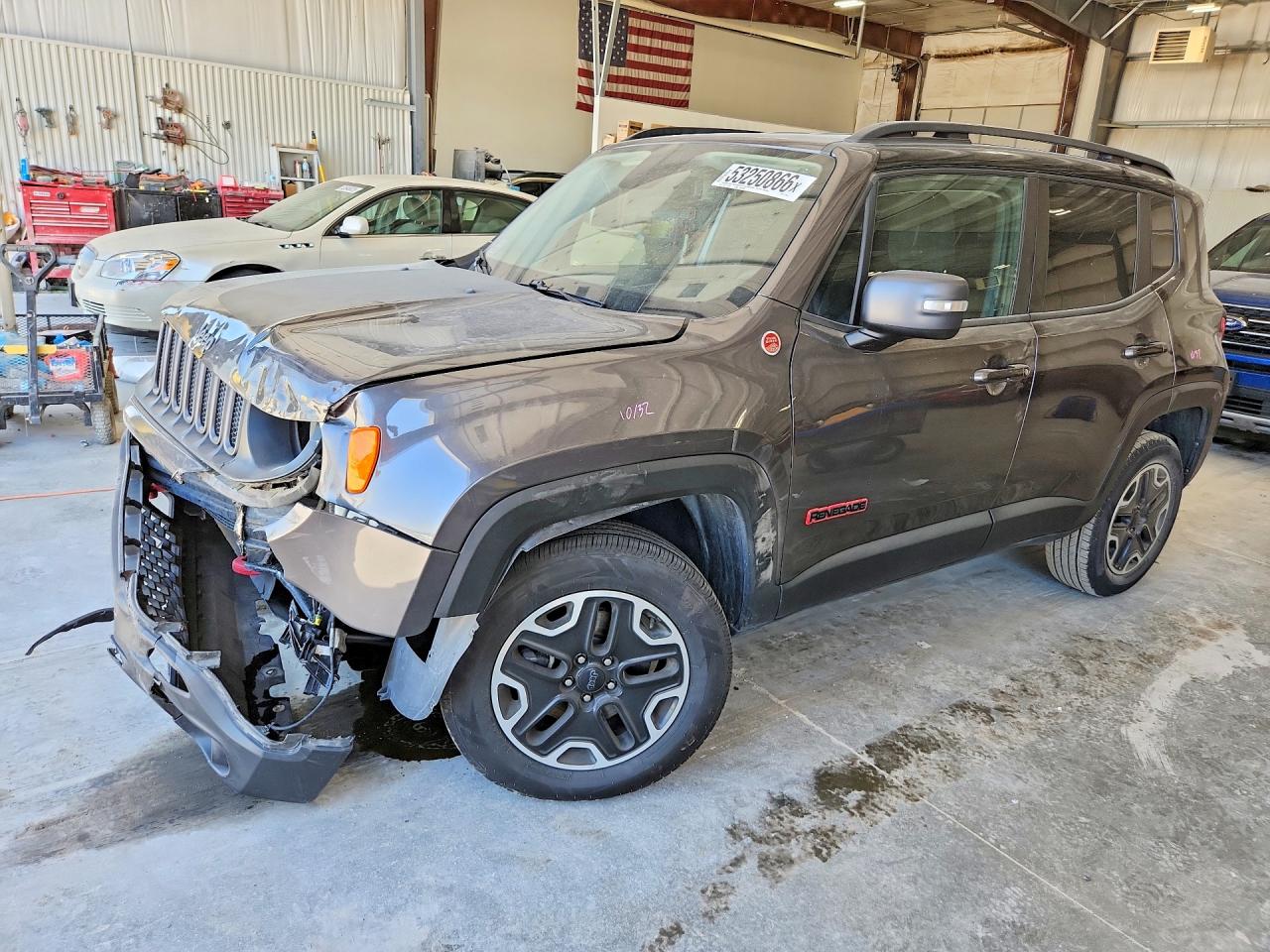2017 Jeep Renegade Trailhawk, VIN ZACCJBCB2HPG11284 — Front end