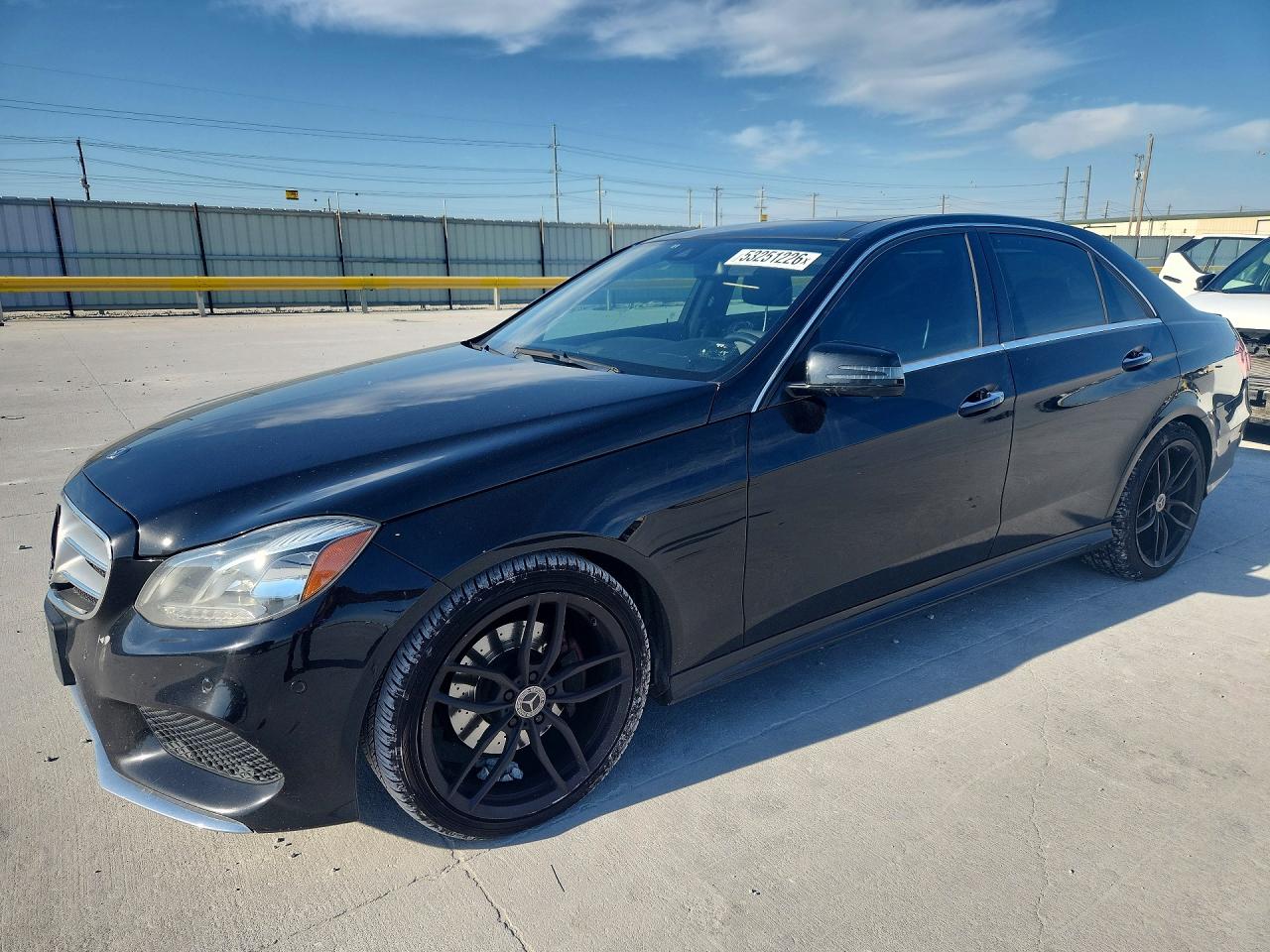 2016 Mercedes-Benz E 350 Sport, VIN WDDHF5KB1GB280402 — Перед