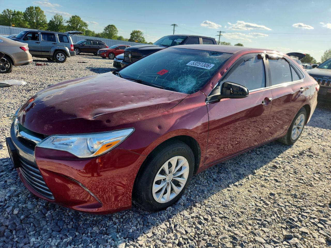 2015 Toyota Camry SE, VIN 4T1BF1FK7FU933591 — Град