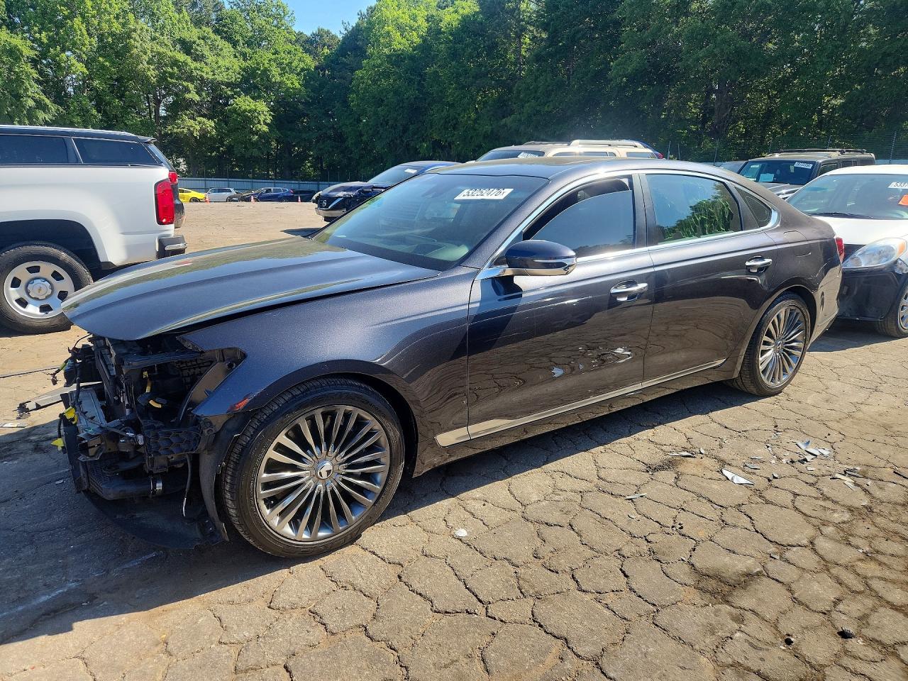 2020 Kia K900, VIN KNAS24J67L6021228 — Front end
