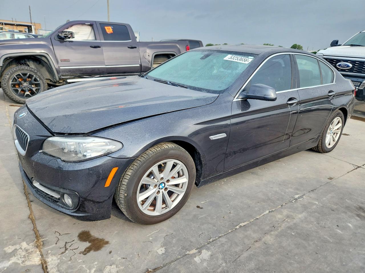 2016 BMW 5 Series 528i, VIN WBA5A5C55GD526437 — Front end