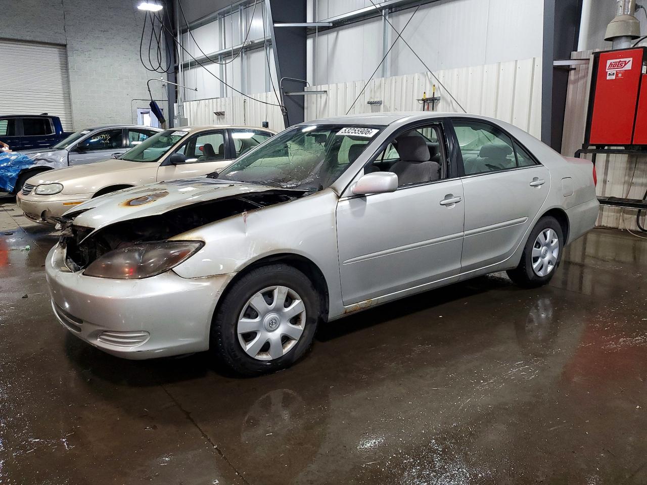 2004 Toyota Camry LE, VIN 4T1BE30K74U835004 — Engine fire