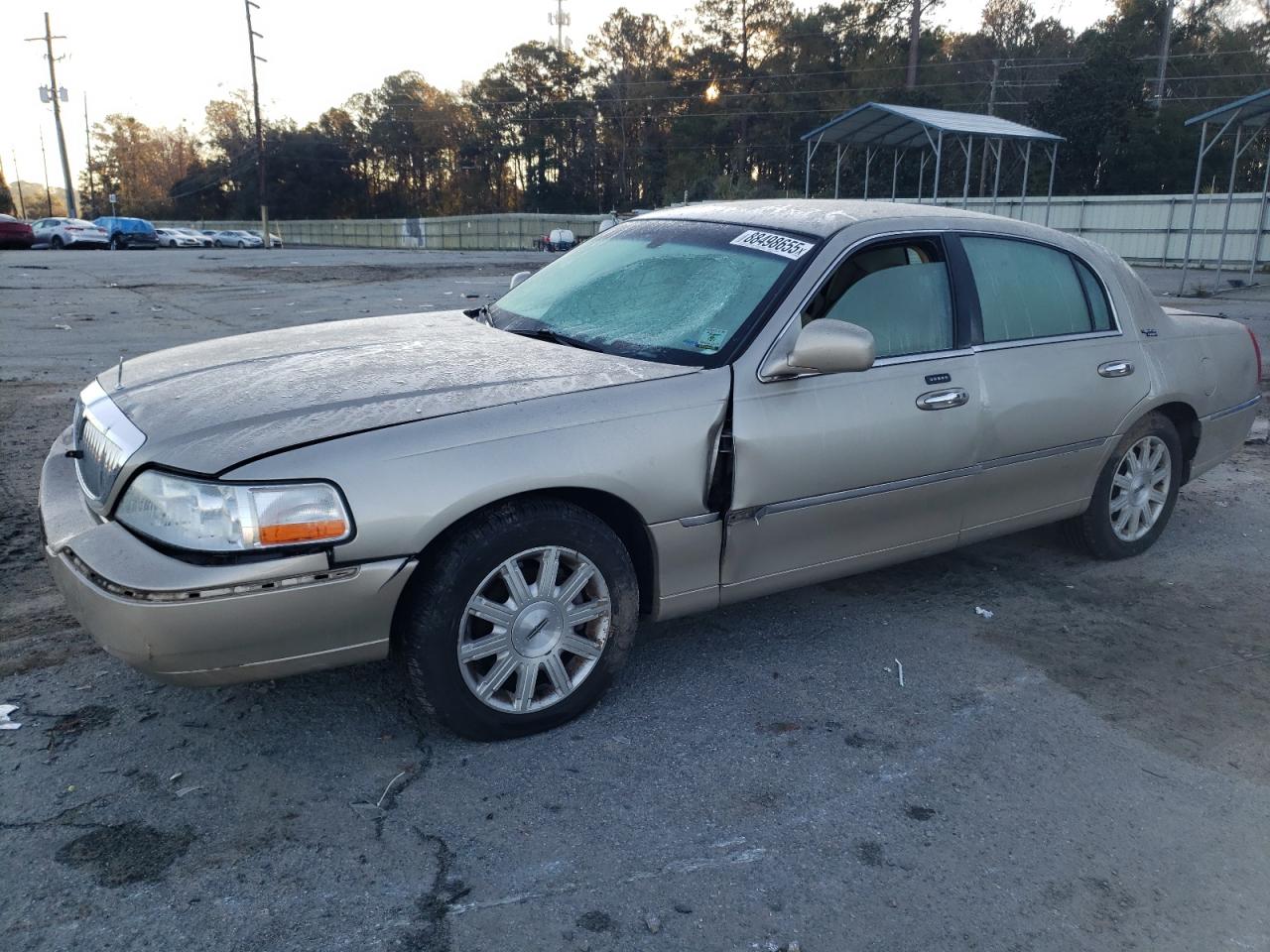 2010 Lincoln Town Car Signature Limited, VIN 2LNBL8CV0AX620979 — Перед