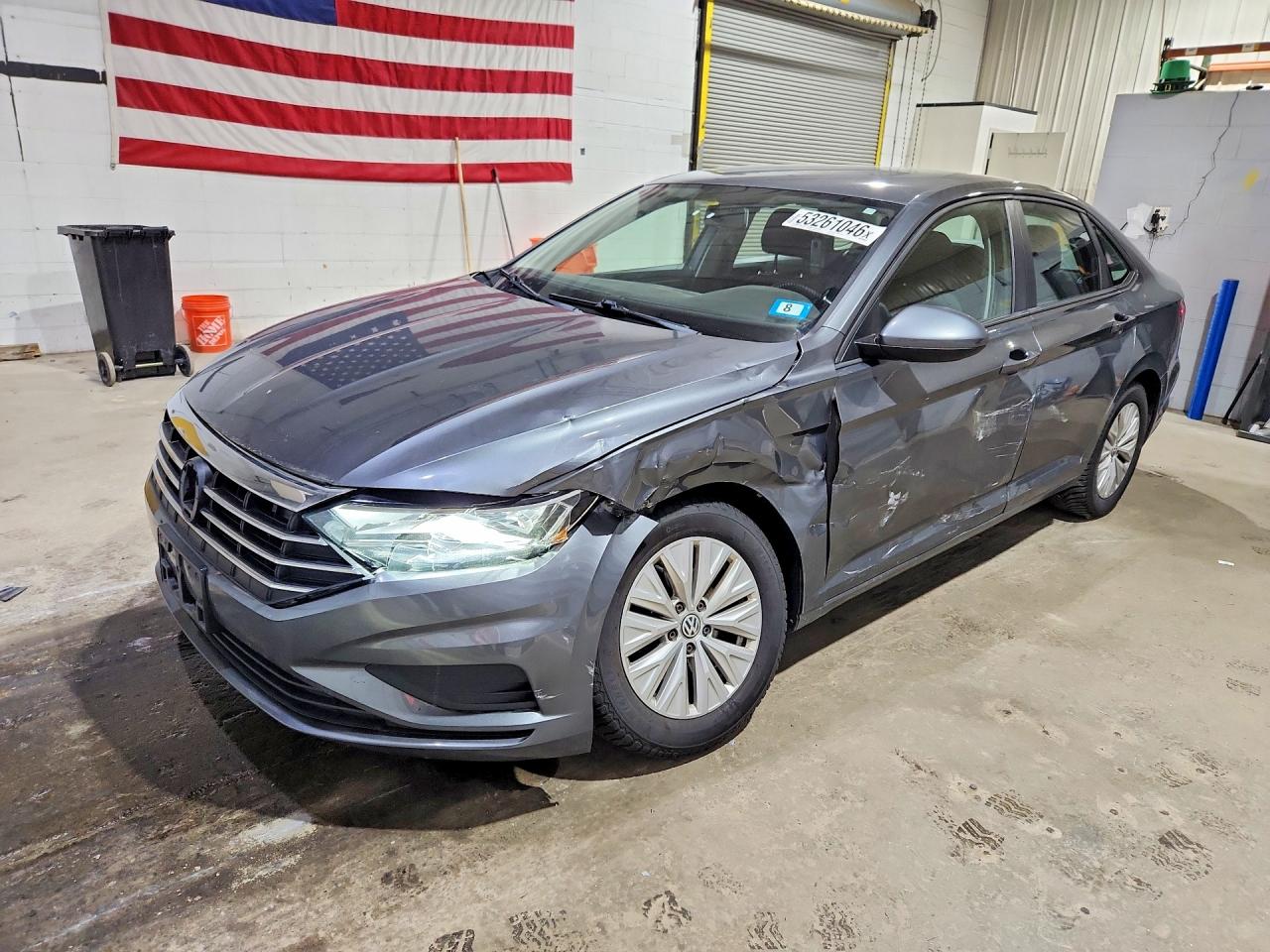 2019 Volkswagen Jetta S, VIN 3VWN57BU6KM015616 — Перед