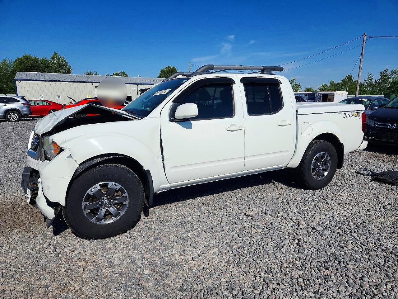 2016 Nissan Frontier Pro-4X, VIN 1N6AD0EV6GN784420 — Front end