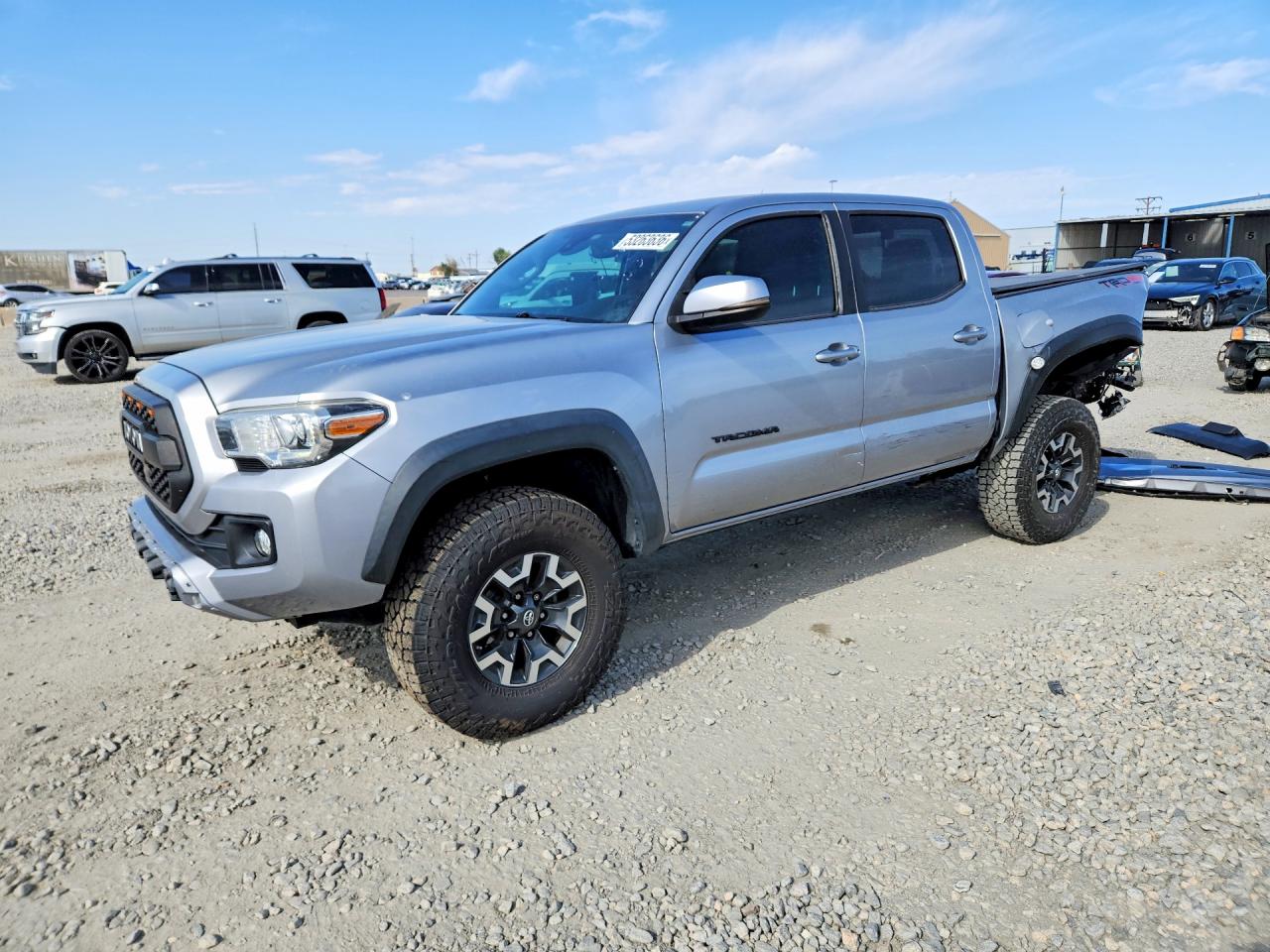 2019 Toyota Tacoma TRD Off Road, VIN 3TMCZ5AN3KM229623 — Rear end