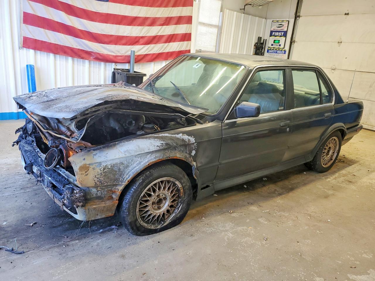 1991 BMW 3 Series, VIN WBAAE0319MED52707 — Engine fire