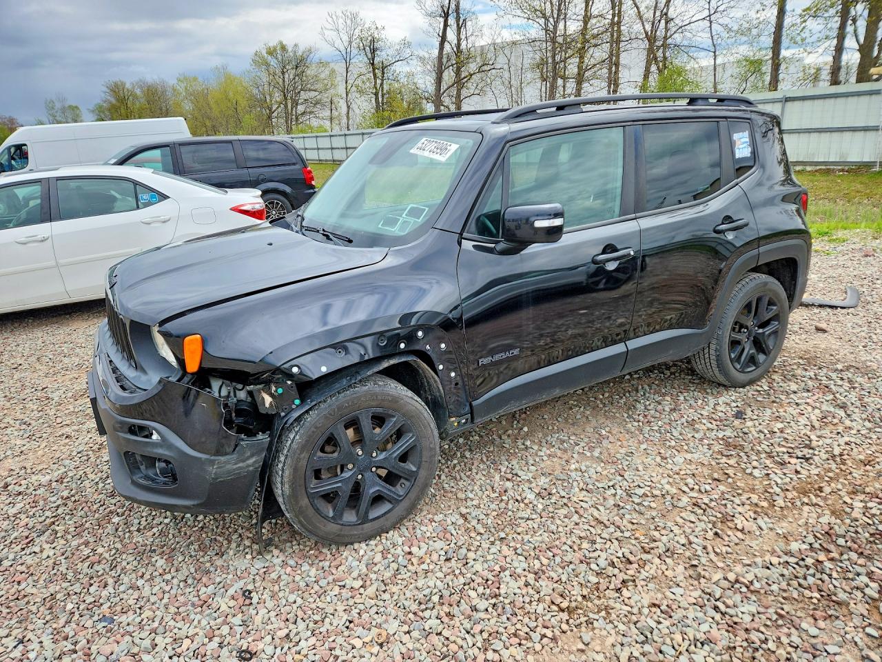 2016 Jeep Renegade Latitude, VIN ZACCJBBT9GPD21679 — Перед