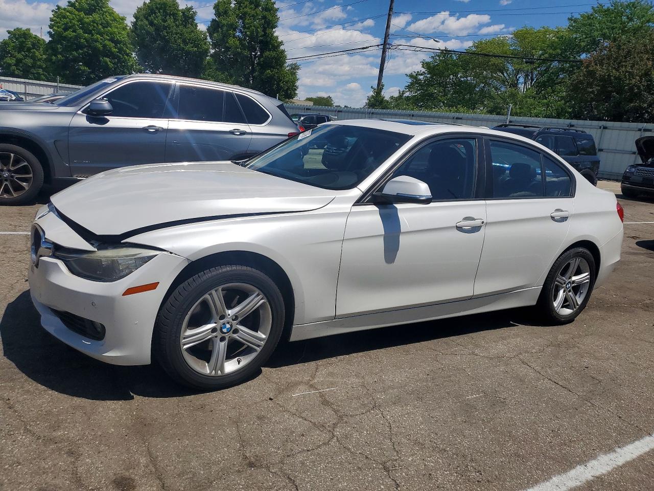 2015 BMW 3 Series 328i, VIN WBA3A5G53FNS84368 — Front end