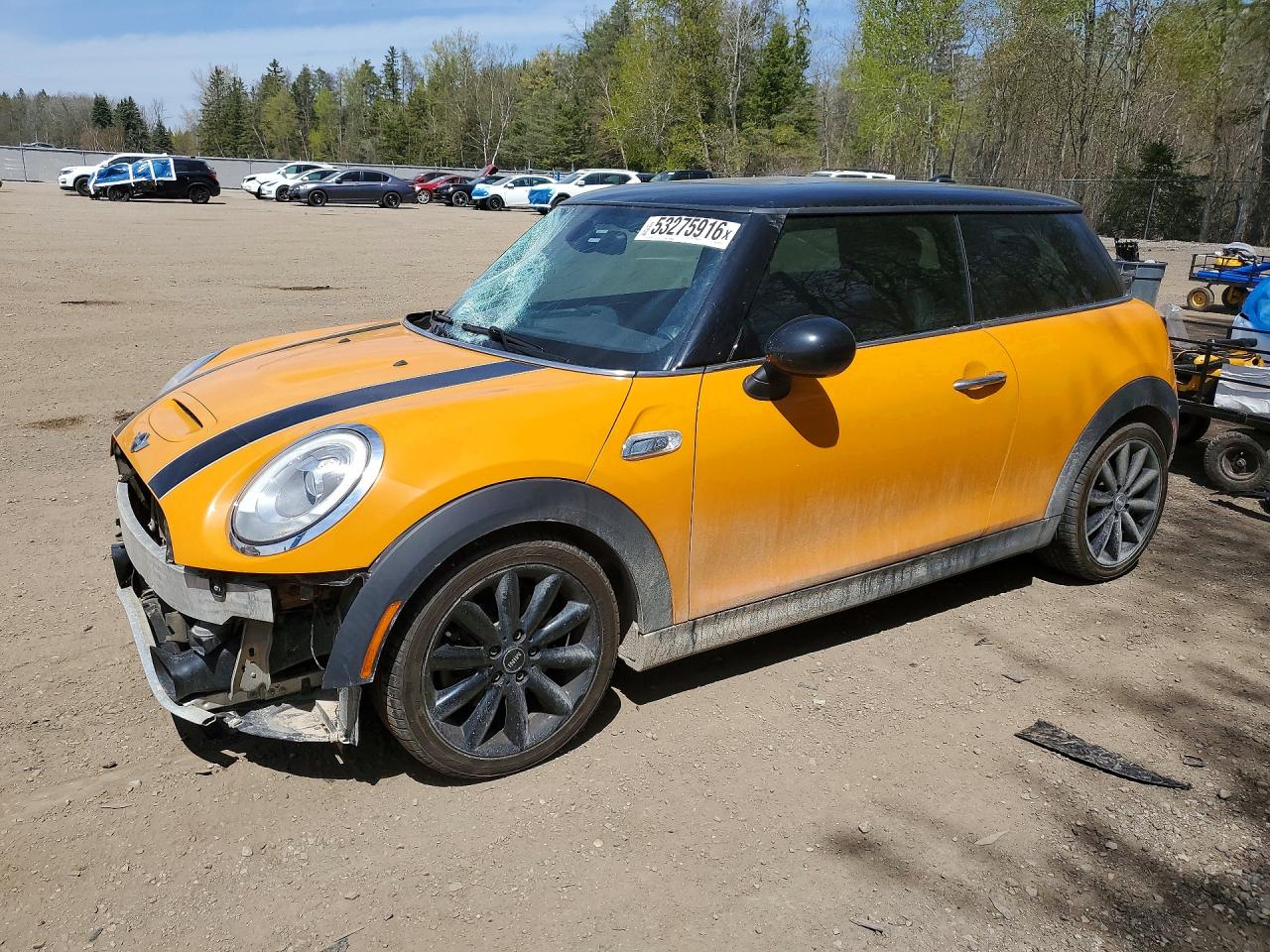 2016 MINI Hardtop S, VIN WMWXP7C51G2A42895 — Перед