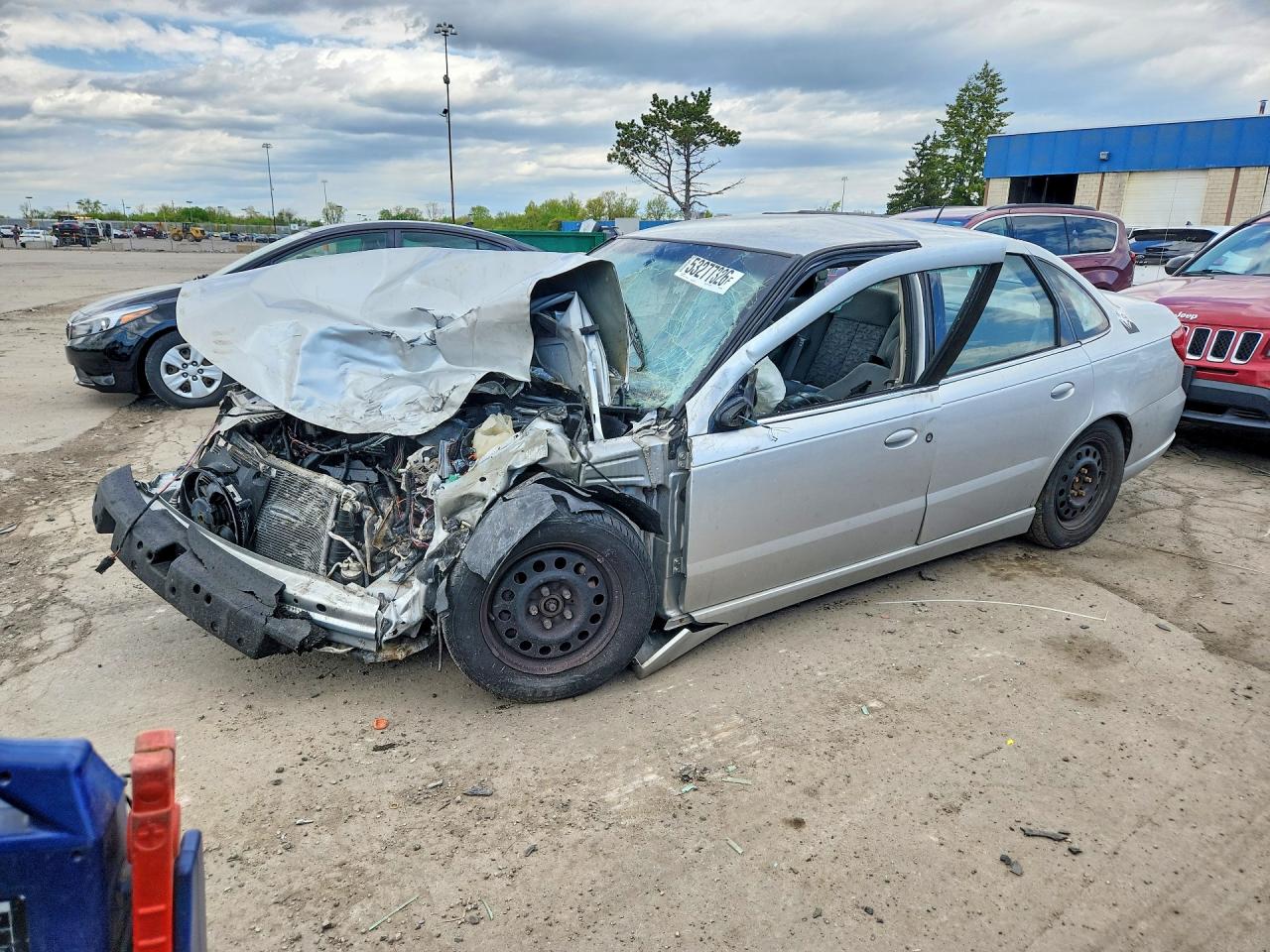 2004 Saturn L L300 1, VIN 1G8JC54F64Y503590 — Front end