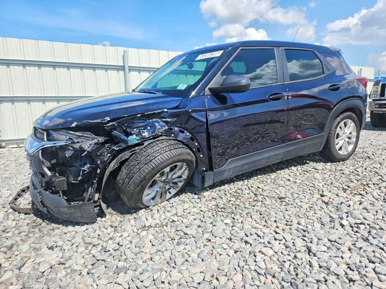2021 Chevrolet TrailBlazer LS, VIN KL79MMS20MB101791 — Front end