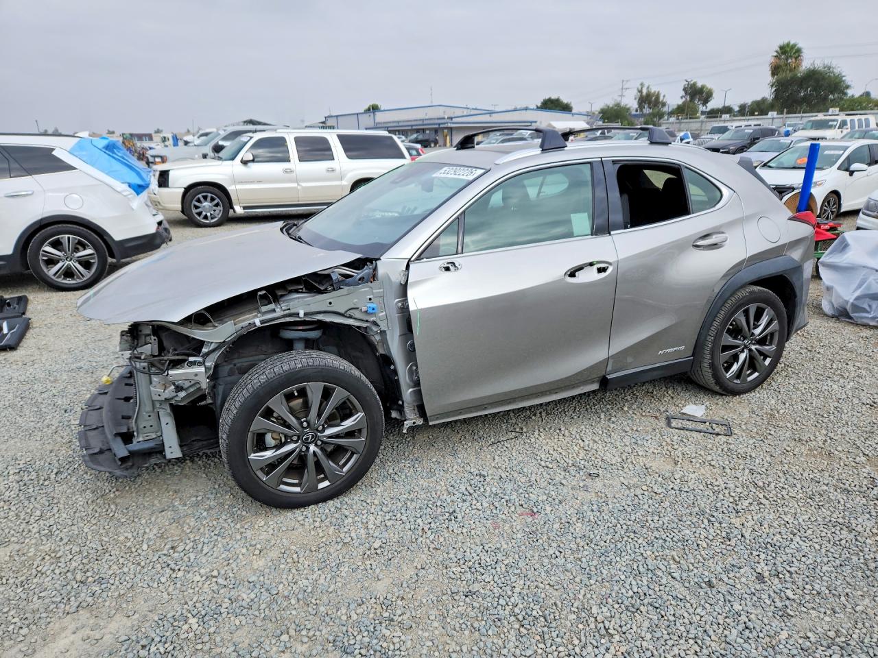 2020 Lexus UX 250h F Sport, VIN JTHR9JBH9L2020549 — Перед