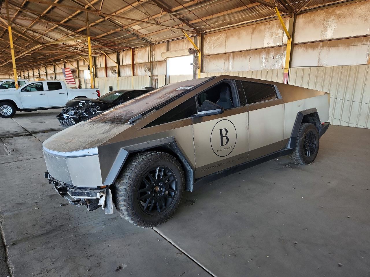 2025 Tesla Cybertruck Cyberbeast, VIN 7G2CEHEE9SA061086 — Front end