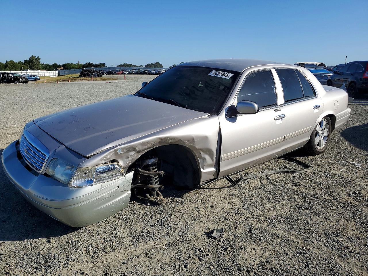 2011 Ford Crown Victoria LX, VIN 2FABP7EV8BX127154 — Front end