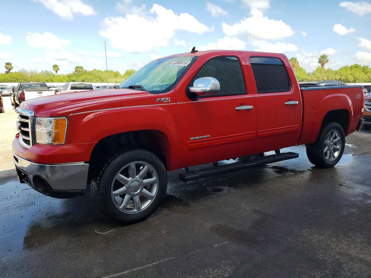 2013 GMC Sierra 1500 SLE, VIN 3GTP2VE77DG265818 — Minor dents and scratches