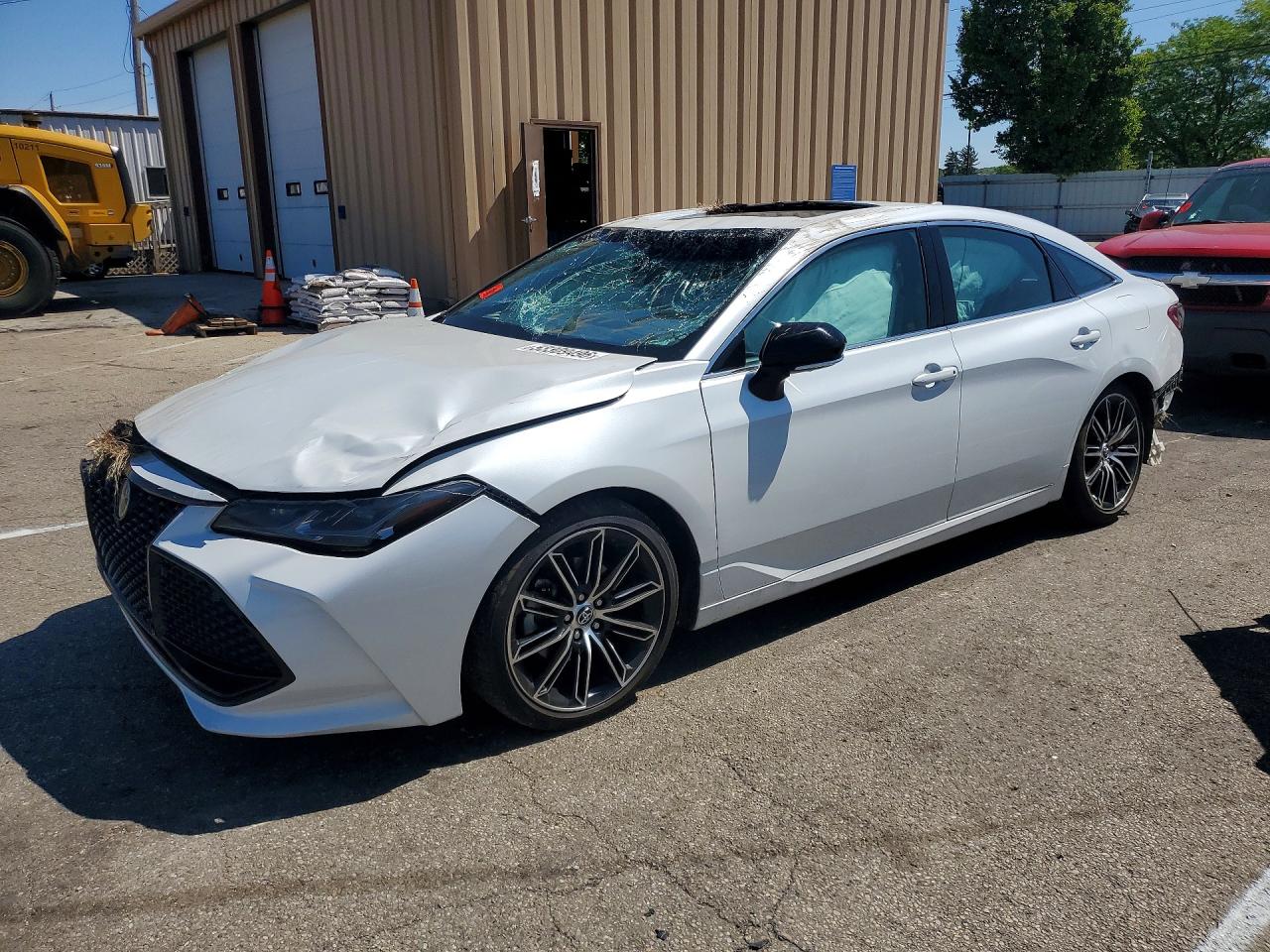 2019 Toyota Avalon Limited, VIN 4T1BZ1FB9KU006819 — Front end