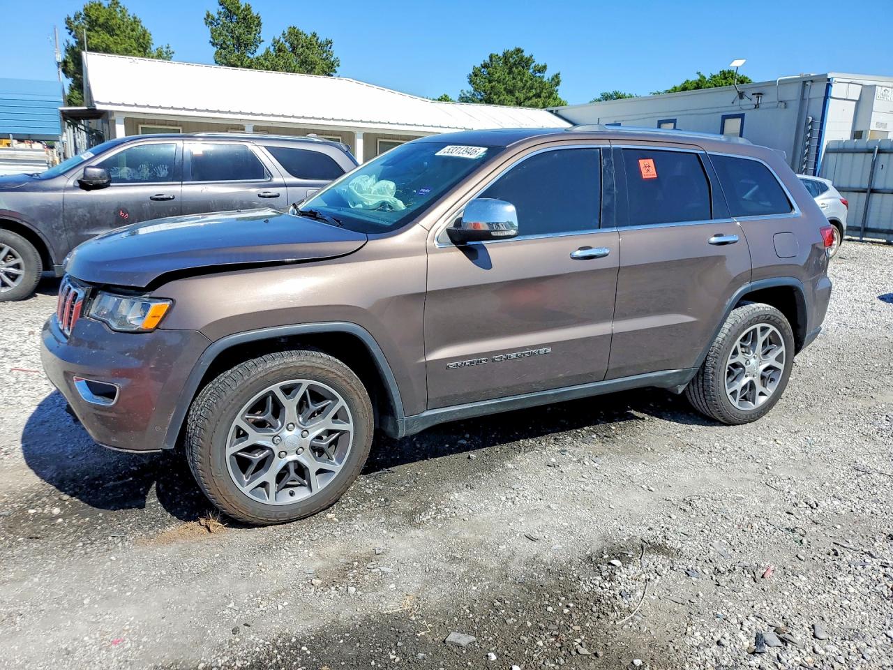 2020 Jeep Grand Cherokee Limited, VIN 1C4RJEBG6LC392738 — Front end