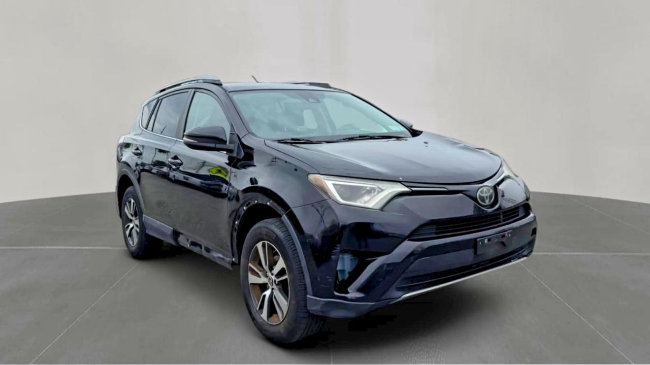 2017 Toyota RAV4 XLE, VIN 2T3RFREV0HW654552 — Auction photo