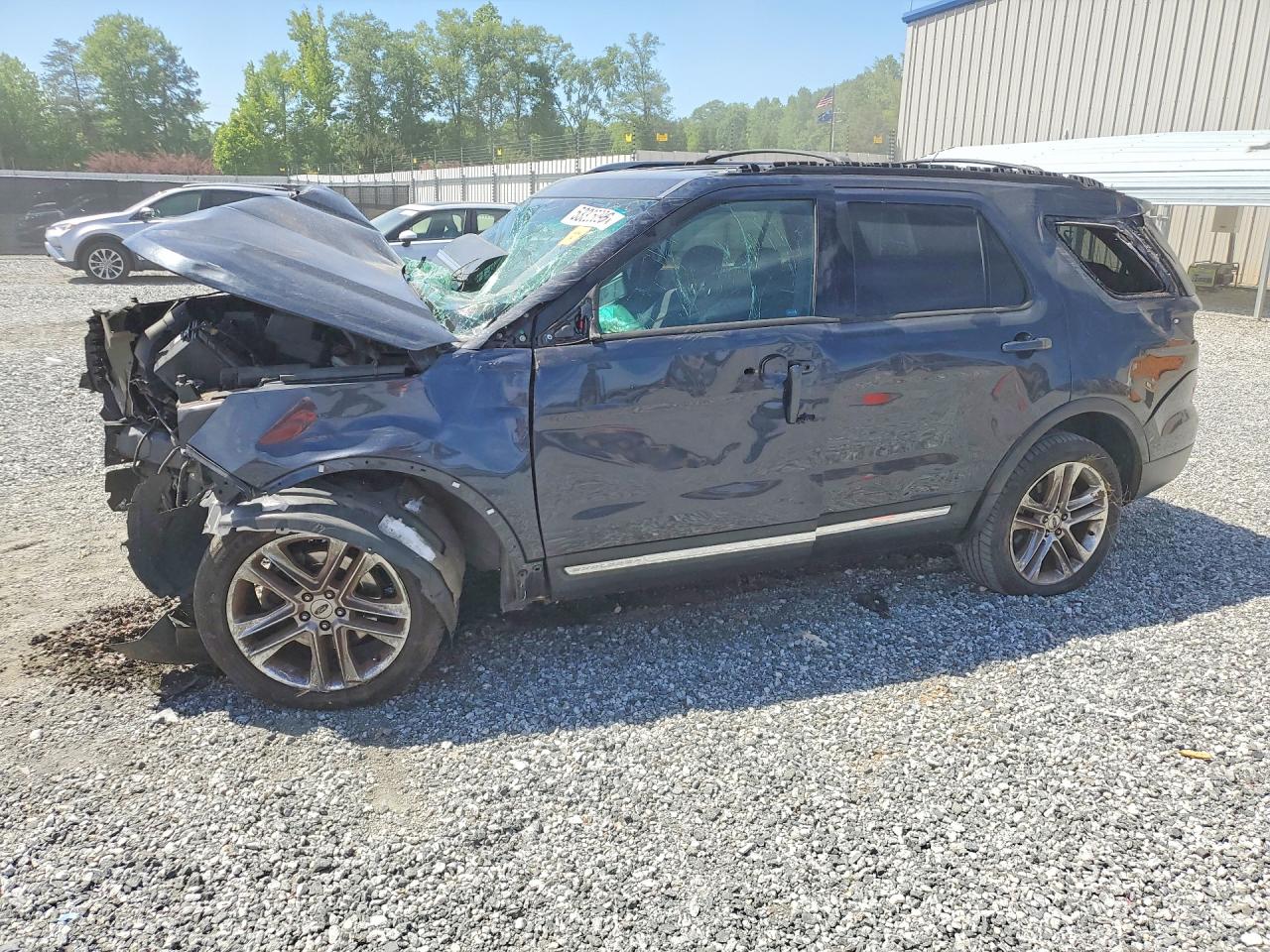 2017 Ford Explorer XLT, VIN 1FM5K8D89HGA09745 — Front end