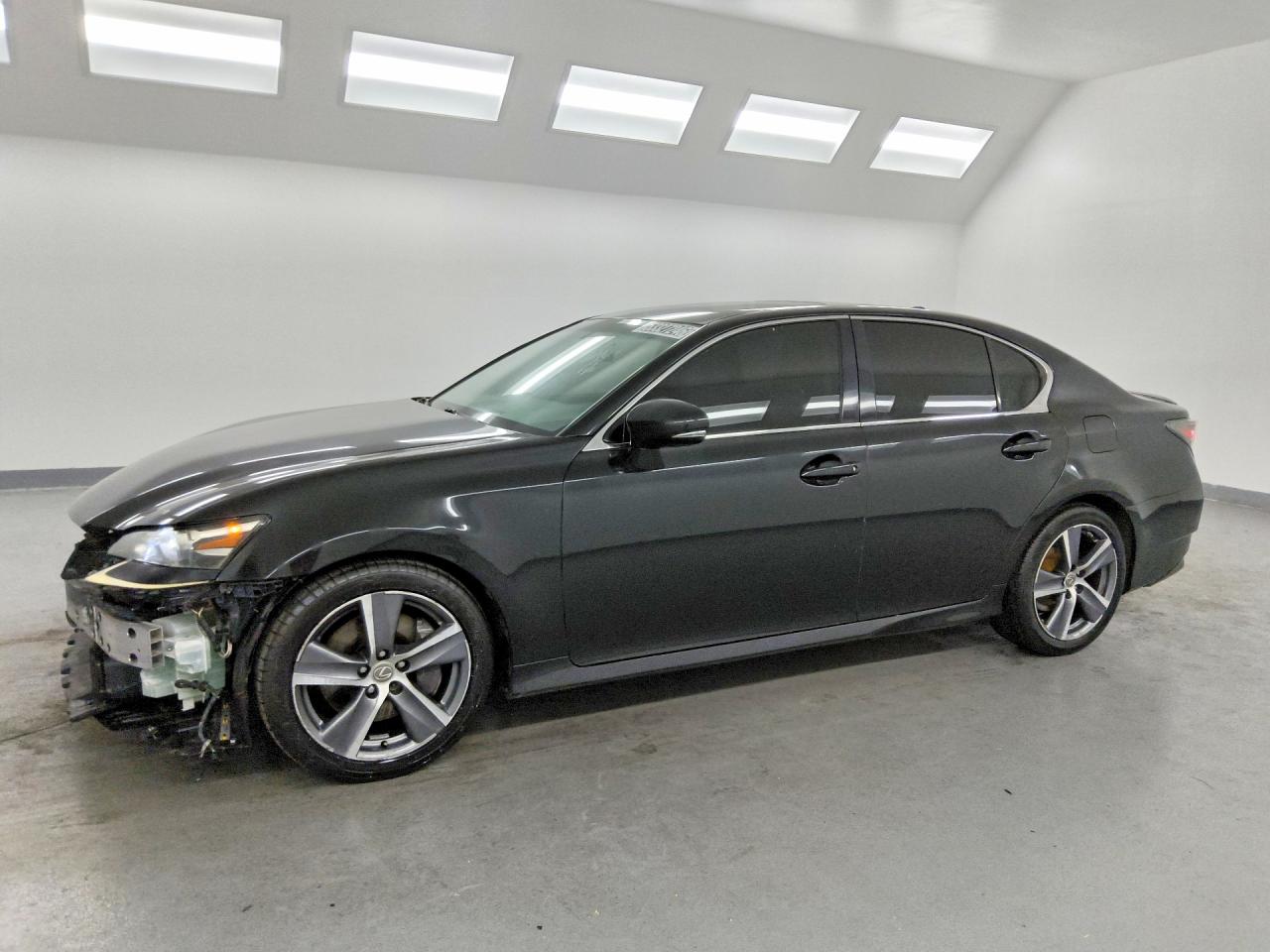 2016 Lexus GS 350, VIN JTHBZ1BL6GA002883 — Перед