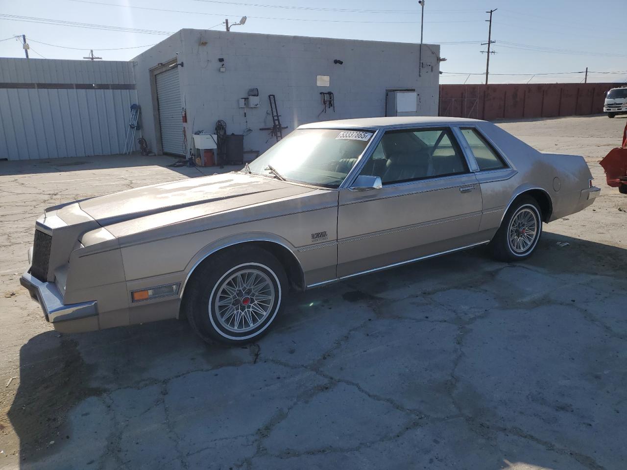 1981 Chrysler IMPERIAL, VIN 2A3BY62J1BR129785 — Normal wear