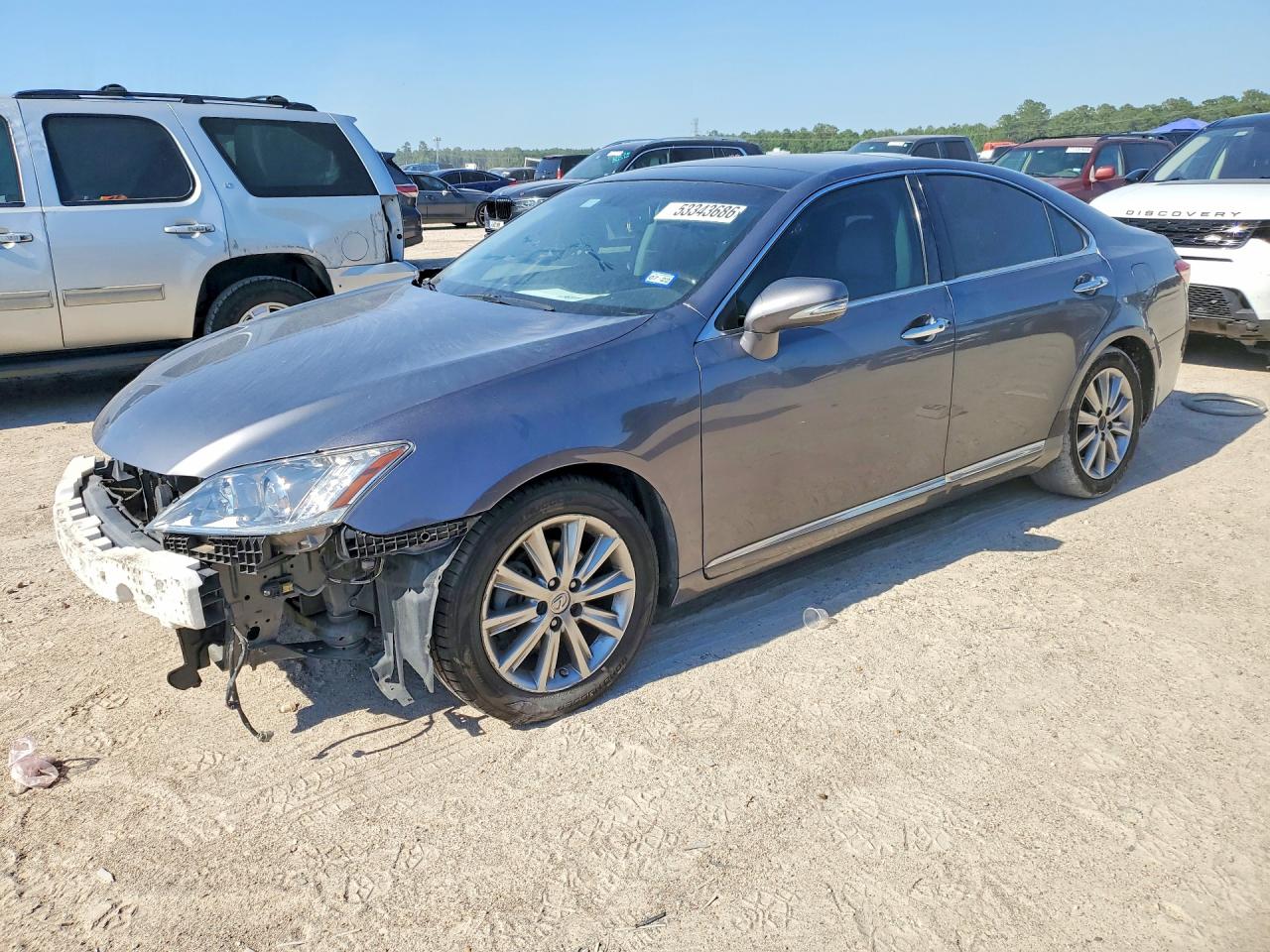 2012 Lexus ES 330, VIN JTHBK1EG5C2477819 — Перед