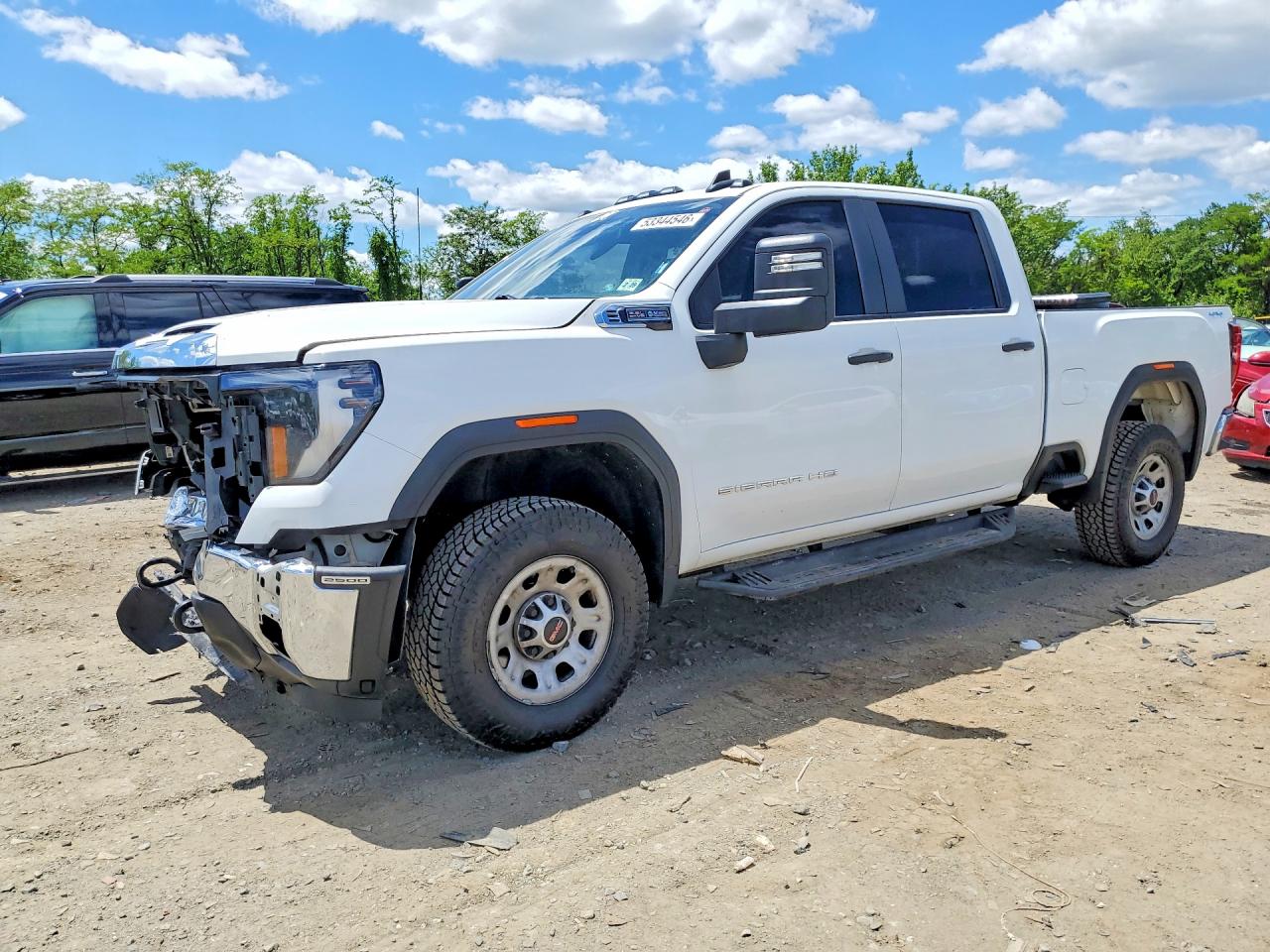 2024 GMC Sierra 2500HD Pro, VIN 1GT49LE78RF313967 — Front end