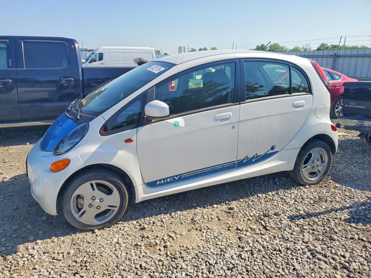 2012 Mitsubishi i-MiEV ES, VIN JA3215H19CU030433 — Minor dents and scratches