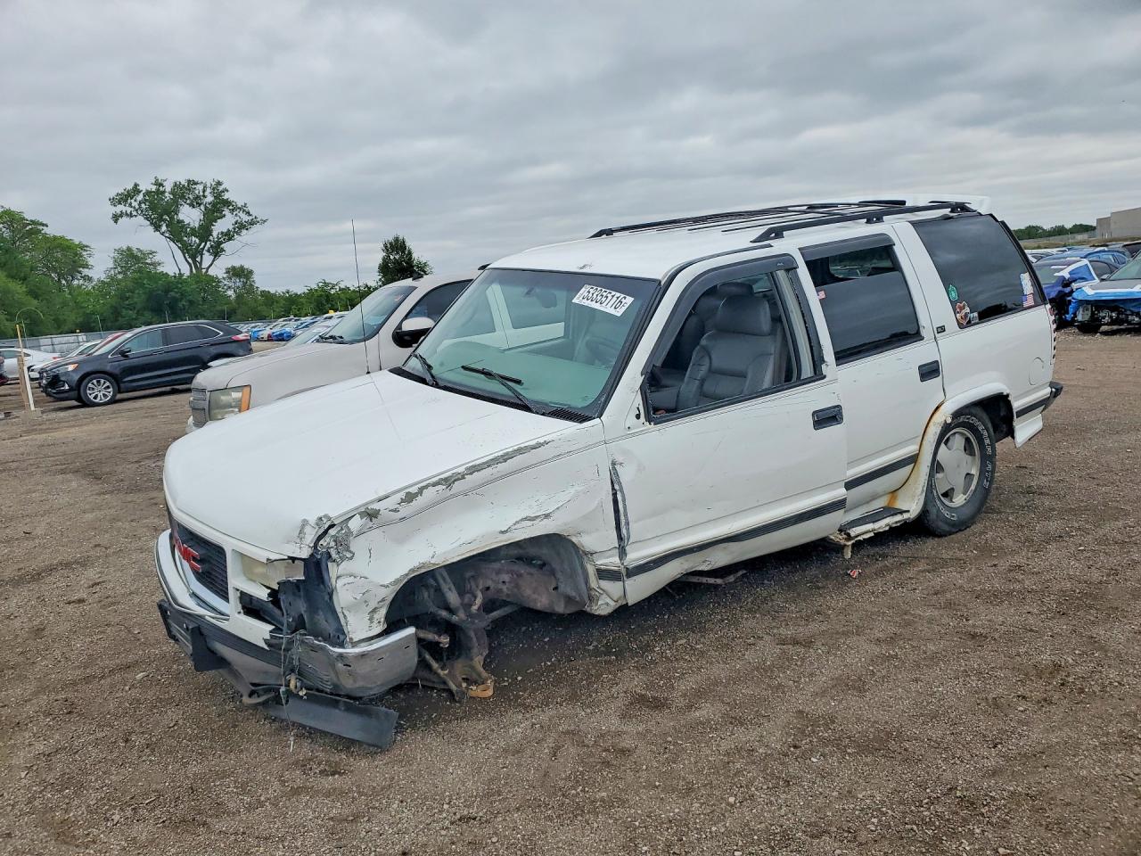 1997 GMC Yukon, VIN 1GKEK13RXVJ712215 — Front end