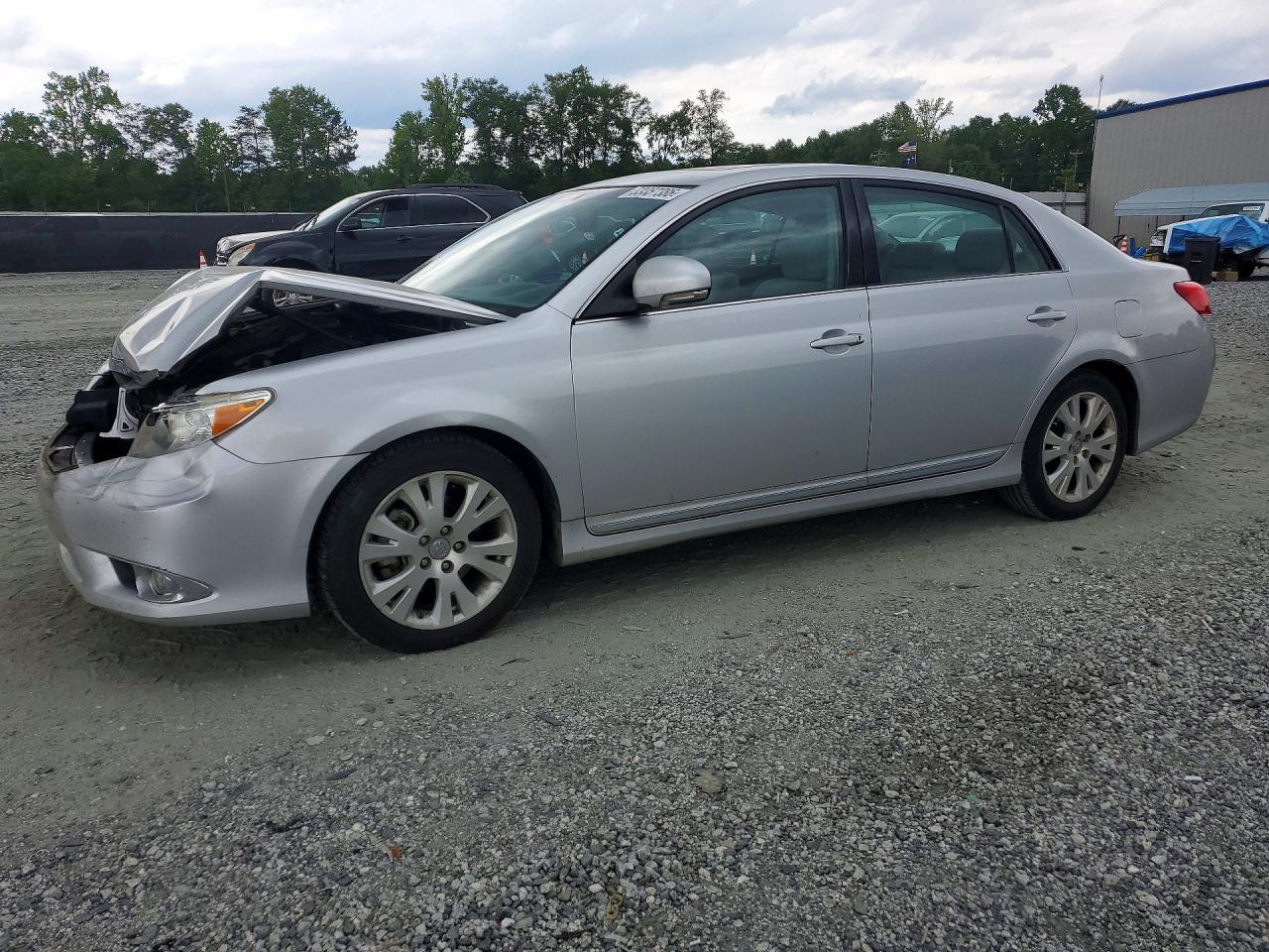 2012 Toyota Avalon Limited, VIN 4T1BK3DB1CU453407 — Front end