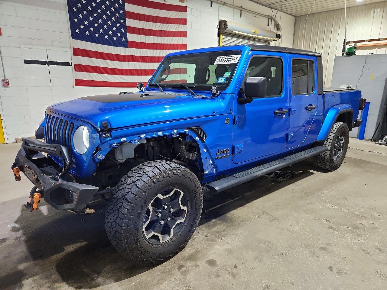 2021 Jeep Gladiator 80th Anniversary, VIN 1C6HJTAGXML515726 — Front end
