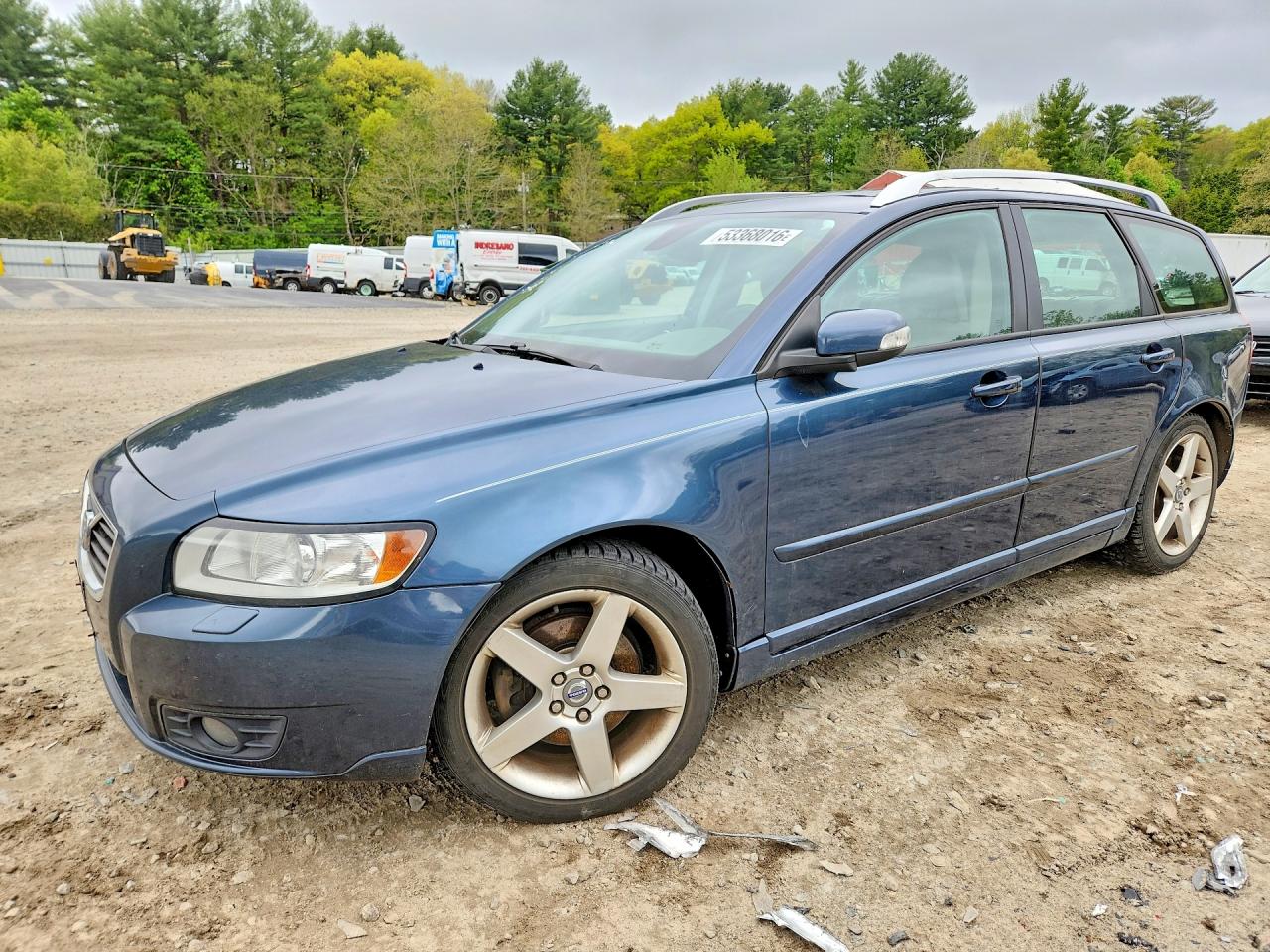 2010 Volvo V50, VIN YV1390MW9A2528640 — Front end