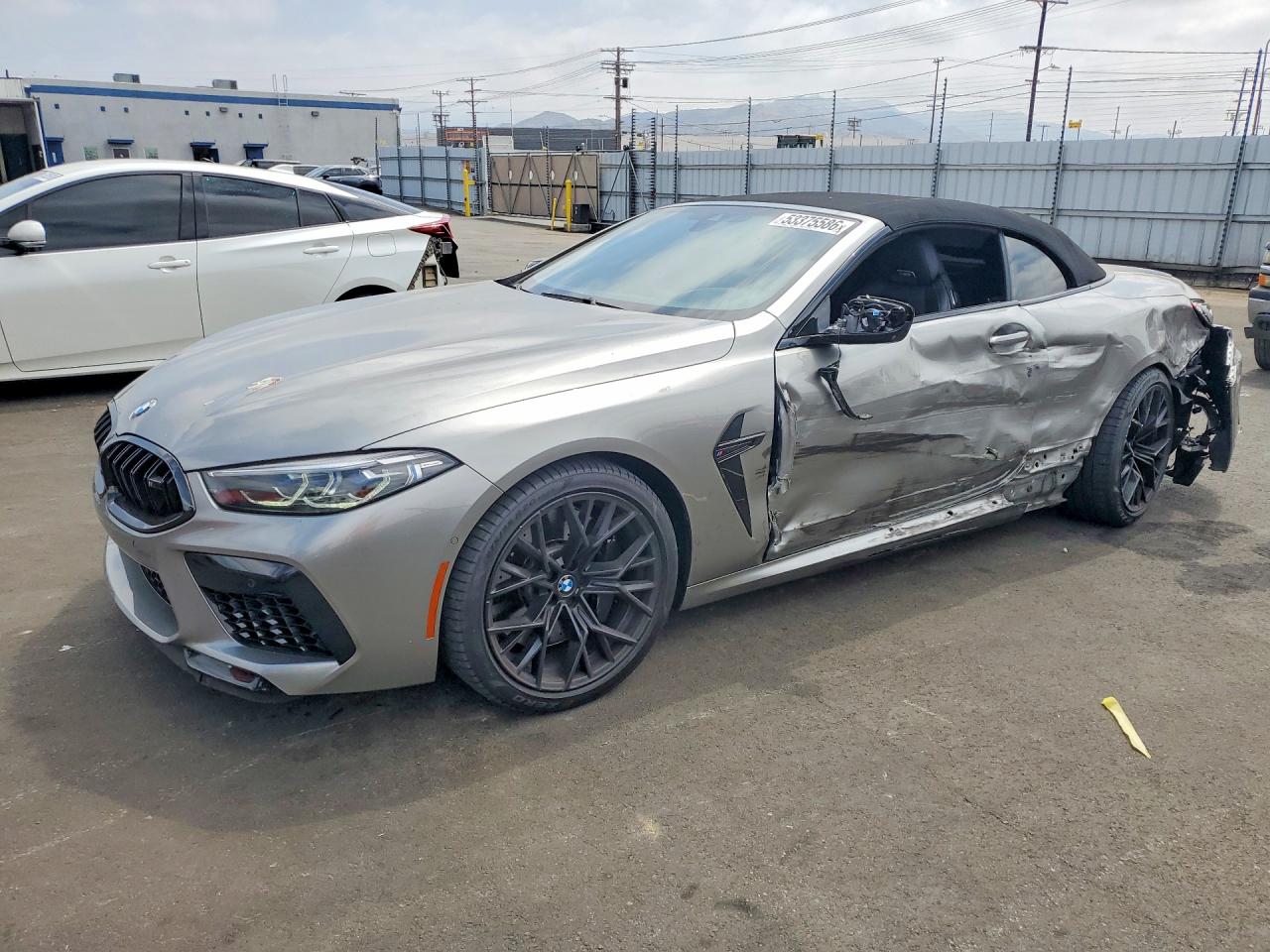 2022 BMW M8 Competition, VIN WBSDZ0C08NCJ30058 — Бок