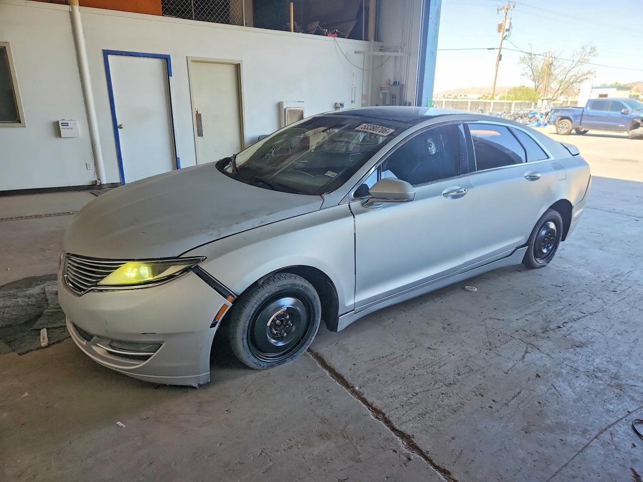 2016 Lincoln MKZ, VIN 3LN6L2GK7GR603165 — Vandalism
