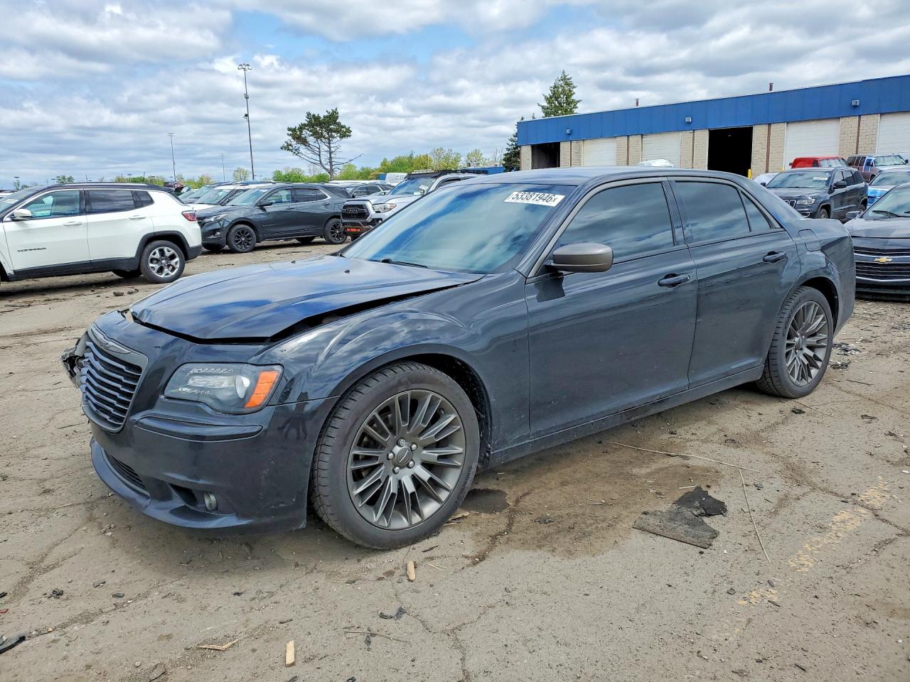 2014 Chrysler 300 C John Varvatos Limited Edition, VIN 2C3CCADG8EH239952 — Перед