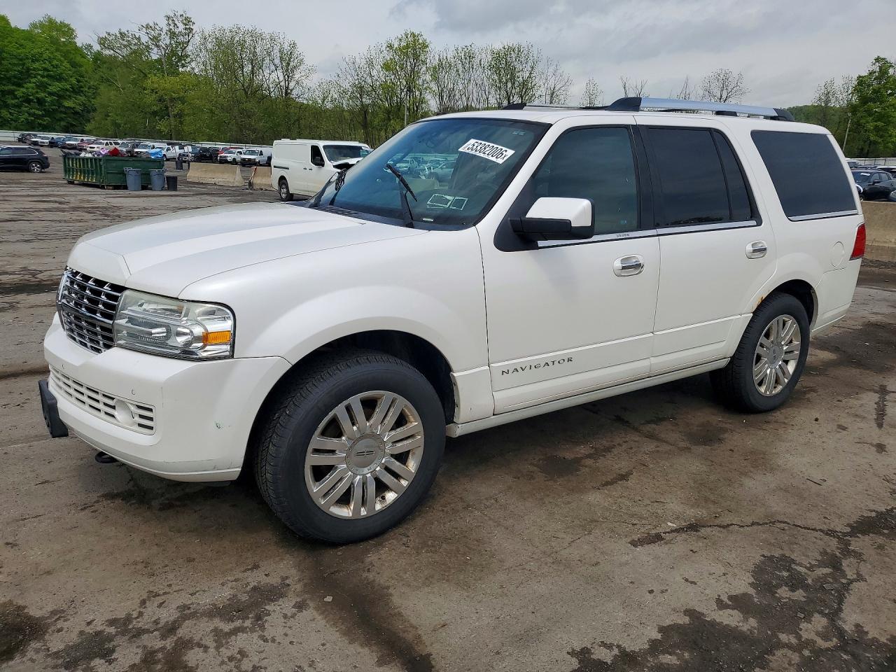 2012 Lincoln Navigator, VIN 5LMJJ2J54CEL04035 — Minor dents and scratches