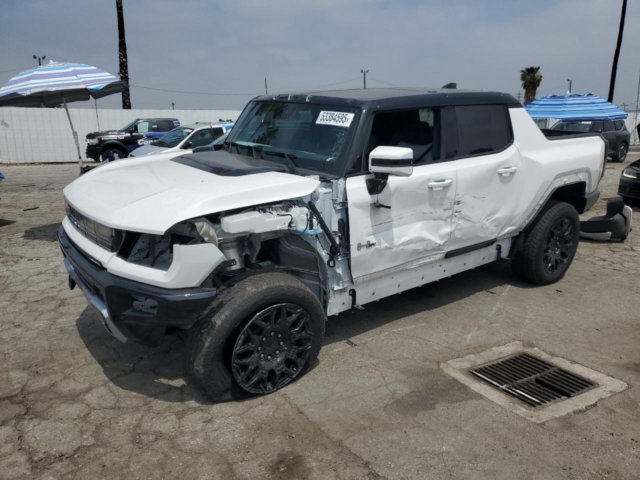 2024 GMC HUMMER EV Pickup 2X, VIN 1GT10BDD5RU113851 — Front end