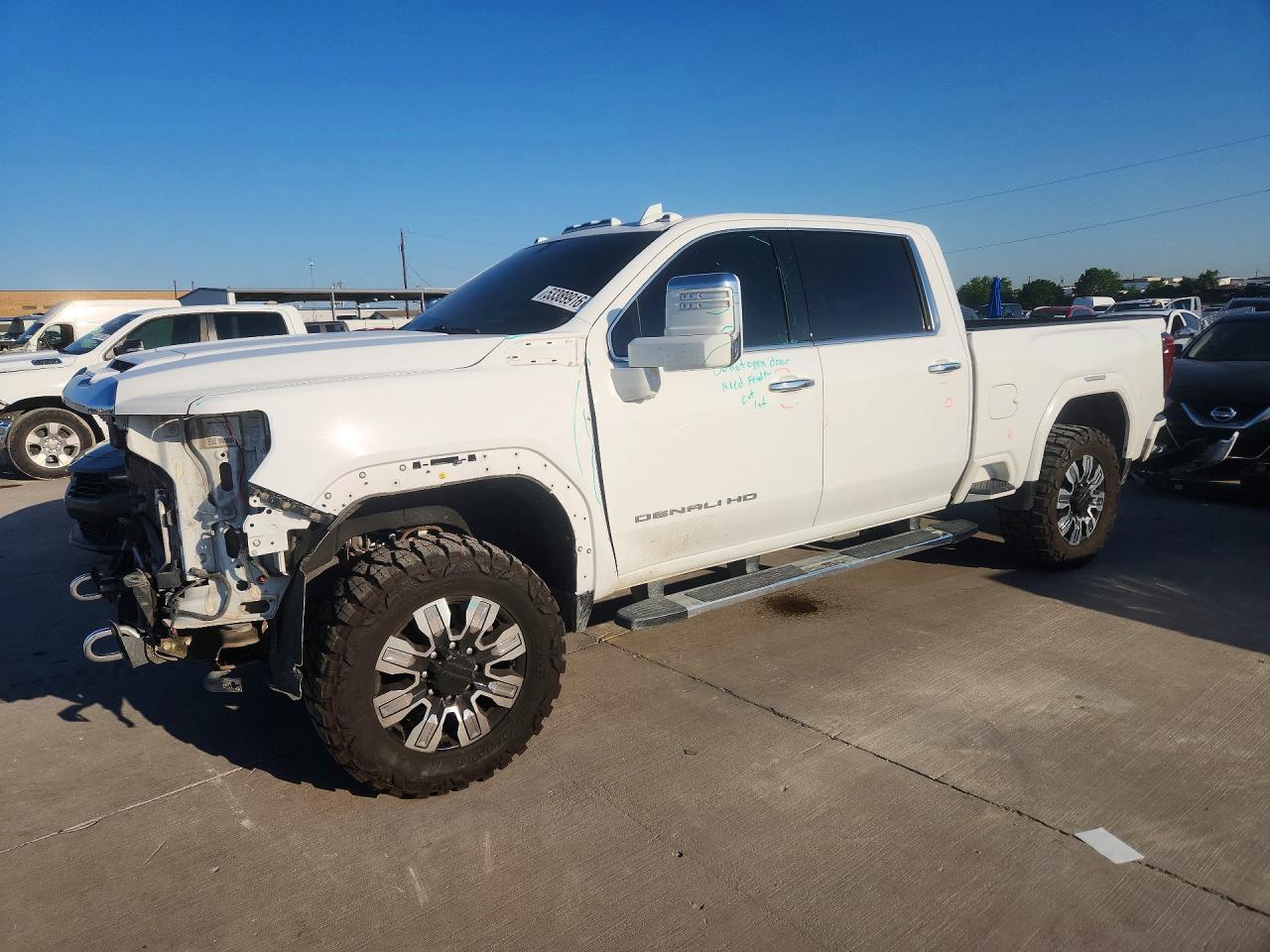 2020 GMC Sierra 2500HD Denali, VIN 1GT49REY5LF341650 — Front end