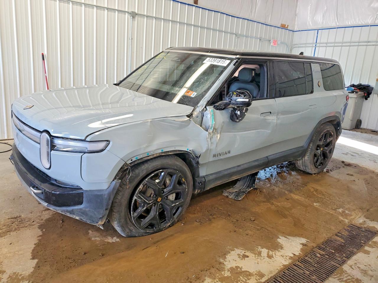 2025 Rivian R1S Adventure, VIN 7PDSGBBA4SN064238 — Side