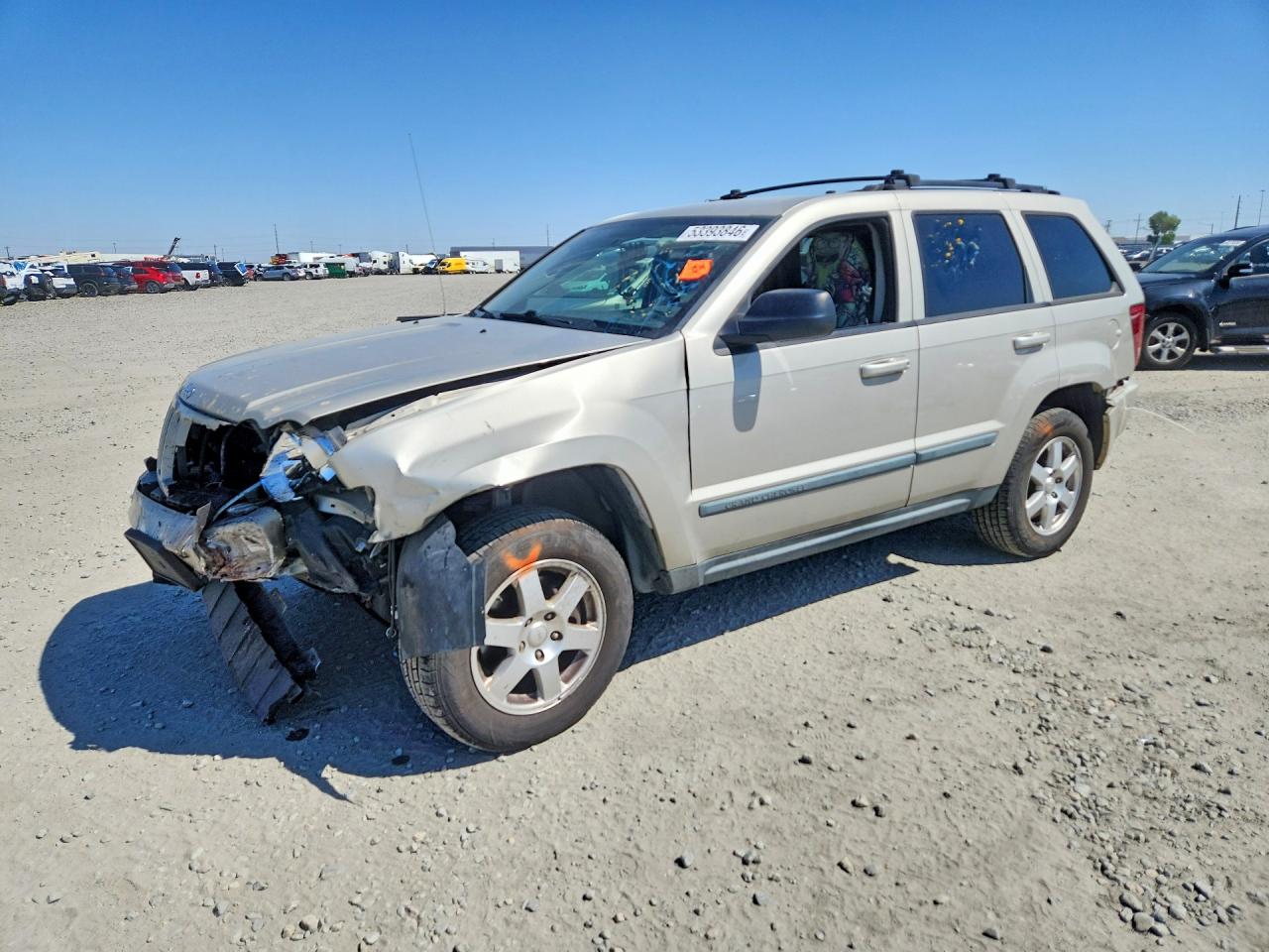 2008 Jeep Grand Cherokee Laredo, VIN 1J8GR48K48C164517 — Front end