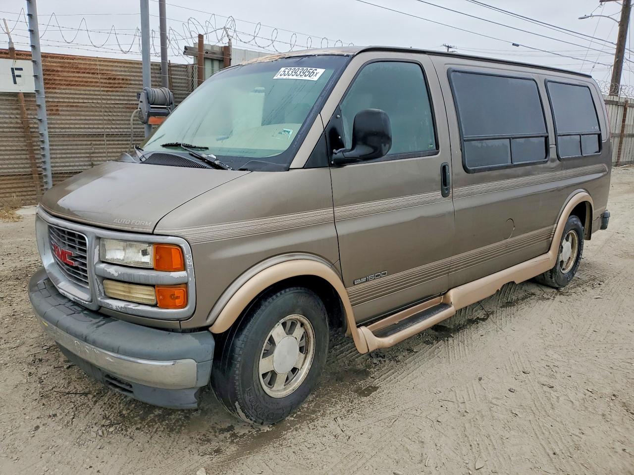 1999 GMC Savana Cargo RV Conversion, VIN 1GDFG15R6X1127256 — Minor dents and scratches