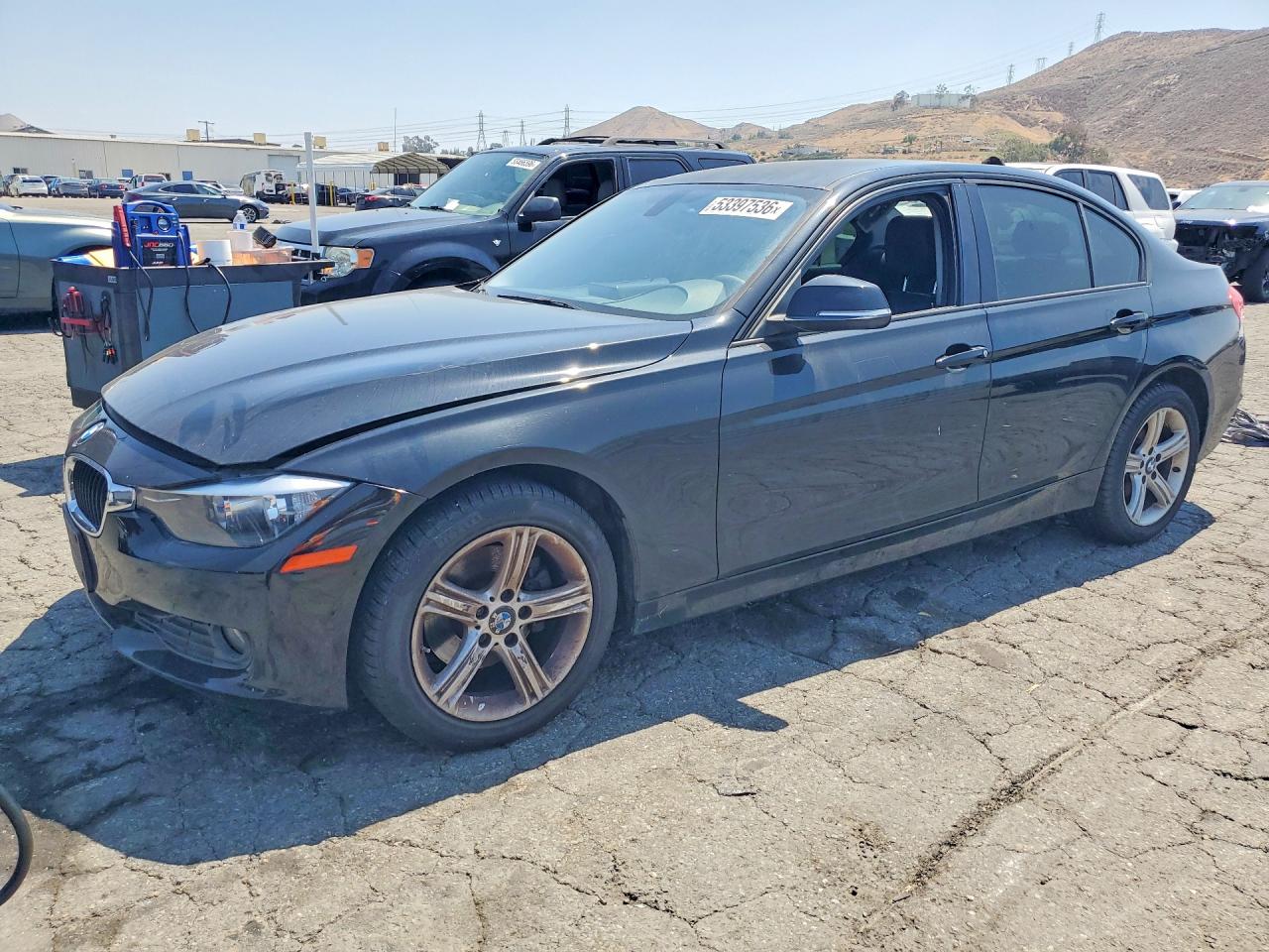 2014 BMW 3 Series 320i, VIN WBA3B1C58EP679404 — Minor dents and scratches
