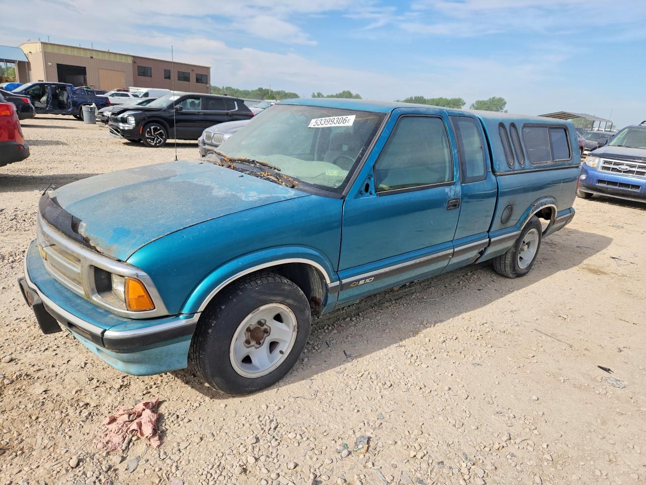 1995 Chevrolet S-10 LS, VIN 1GCCS19W7S8191084 — Normal wear