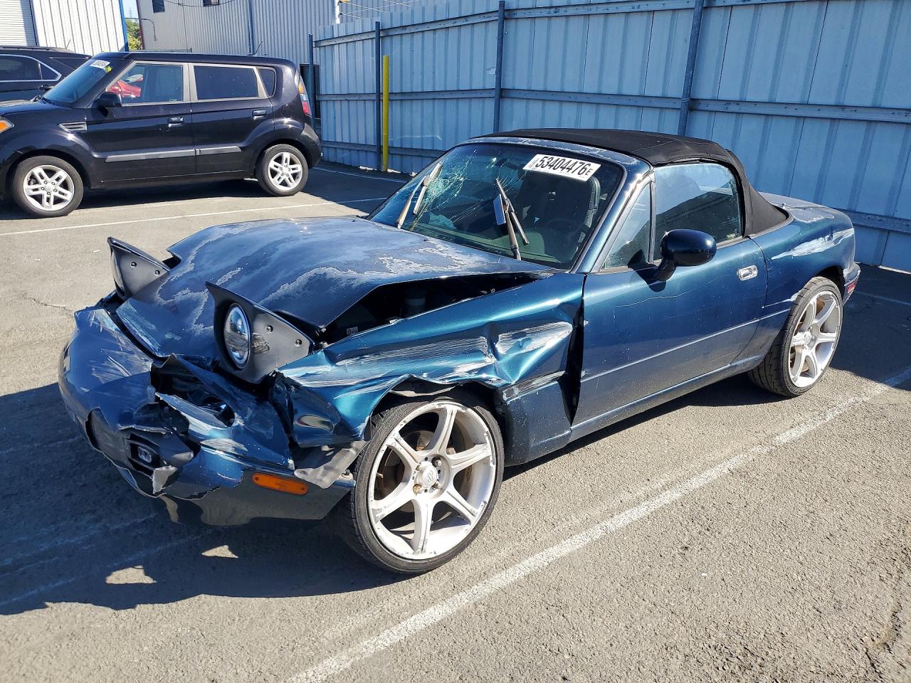 1997 Mazda MX-5 Miata, VIN JM1NA3533V0736932 — Front end