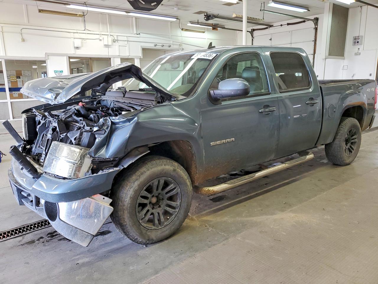 2010 GMC Sierra 1500 SLT, VIN 3GTRKWE35AG131722 — Front end
