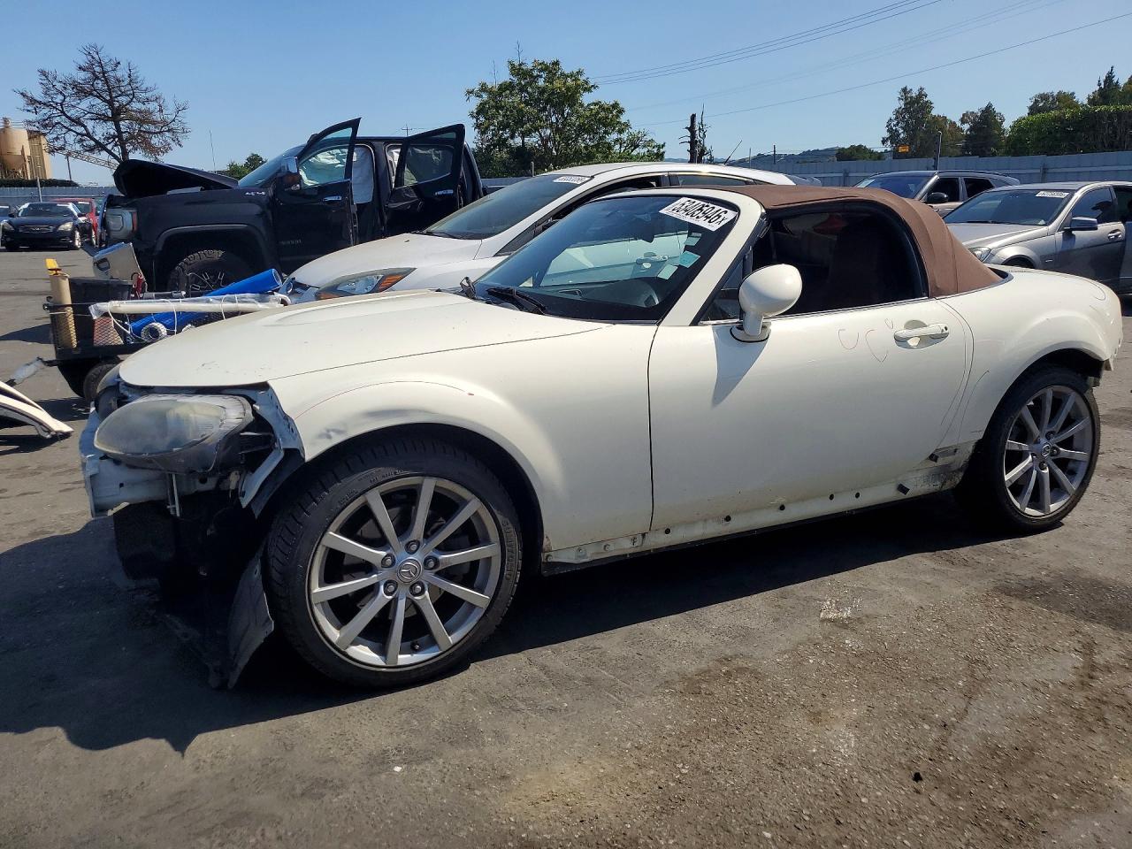 2006 Mazda MX-5 Miata Touring, VIN JM1NC25F360111737 — Front end