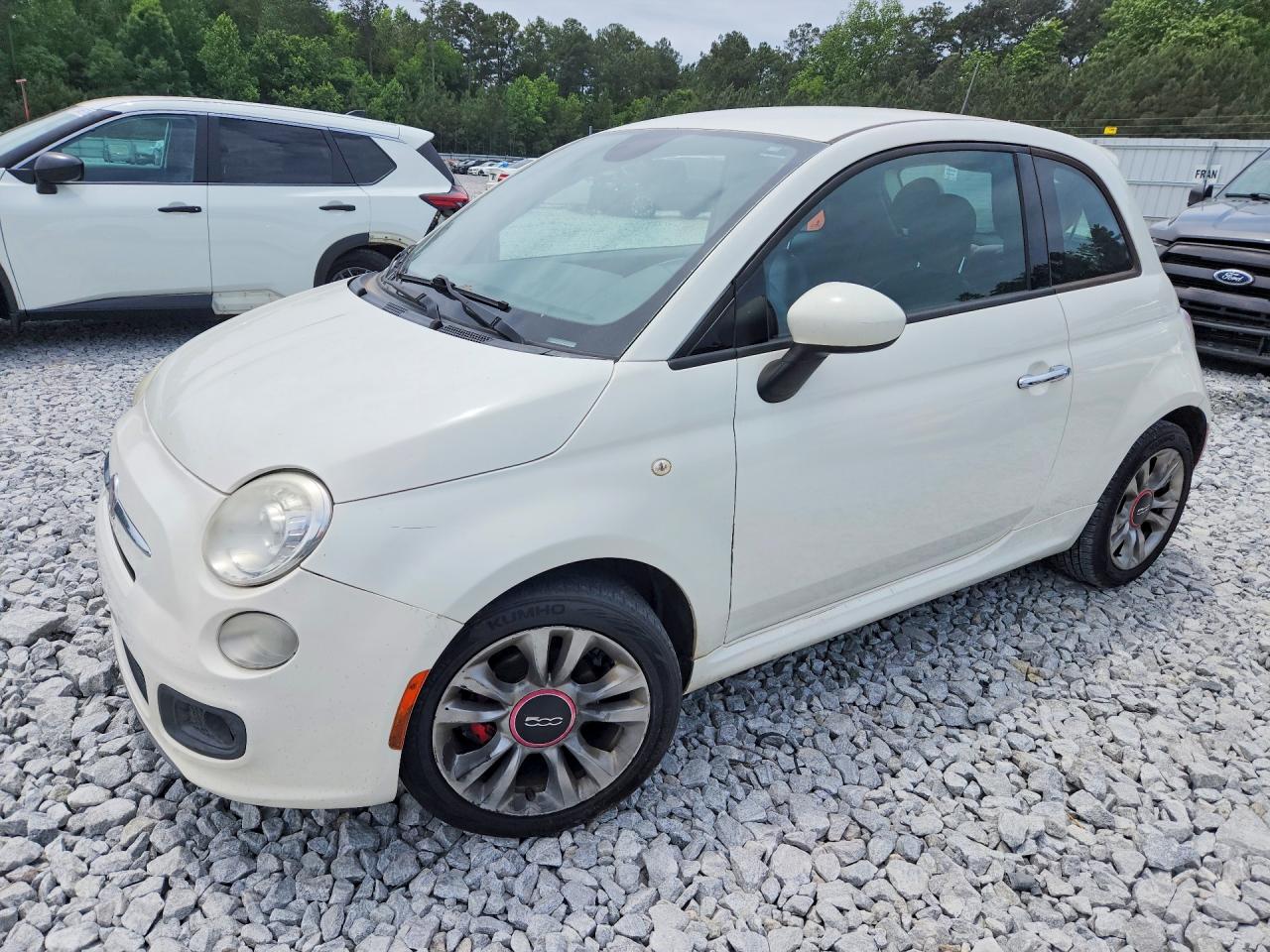 2015 FIAT 500 Sport, VIN 3C3CFFBR7FT710619 — Side
