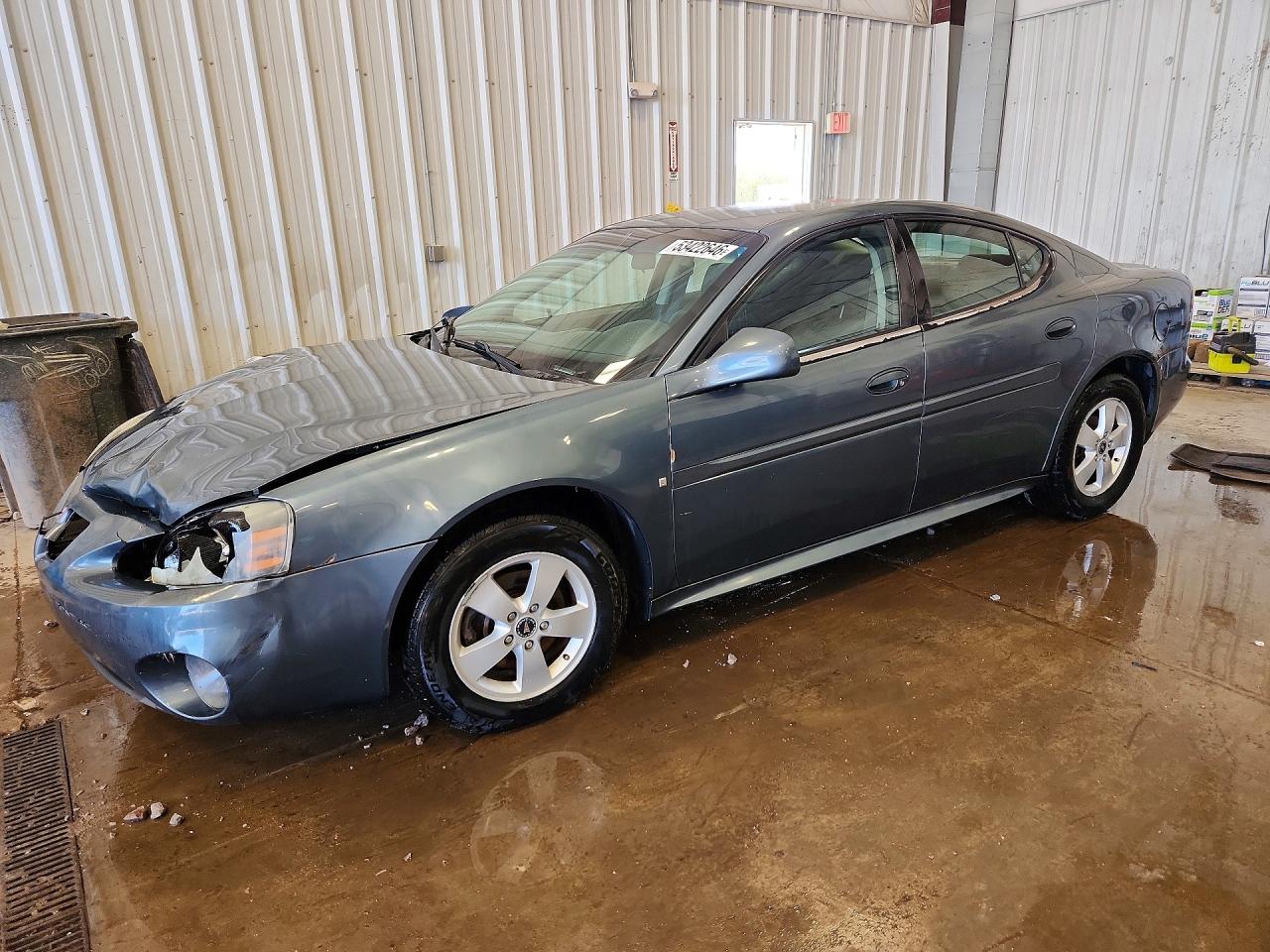 2006 Pontiac Grand Prix, VIN 2G2WP552061198223 — Front end